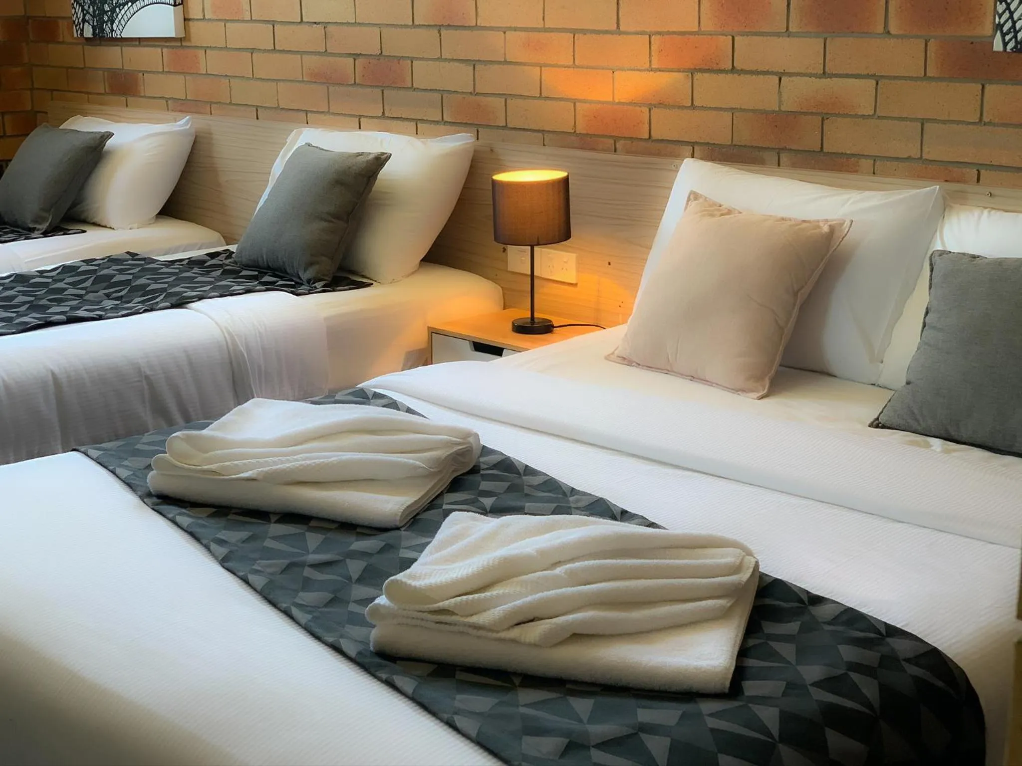 Bed in Squatters Homestead Motel