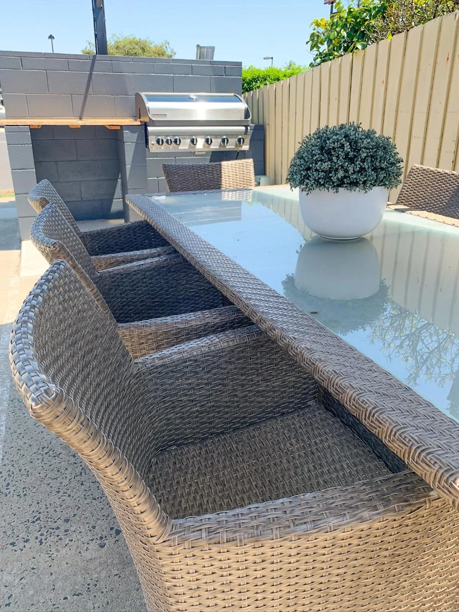 BBQ facilities in Squatters Homestead Motel