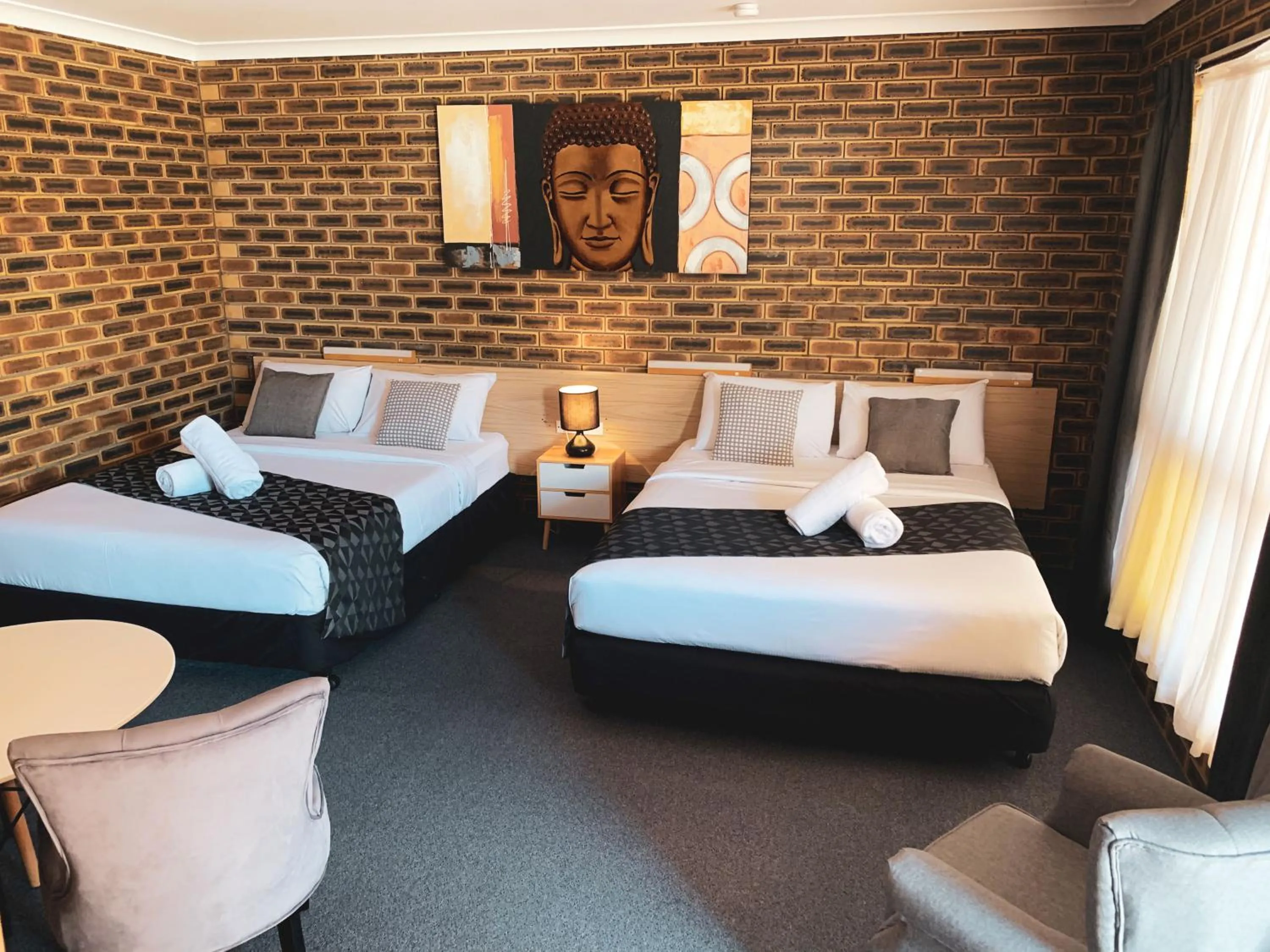 Bed in Squatters Homestead Motel