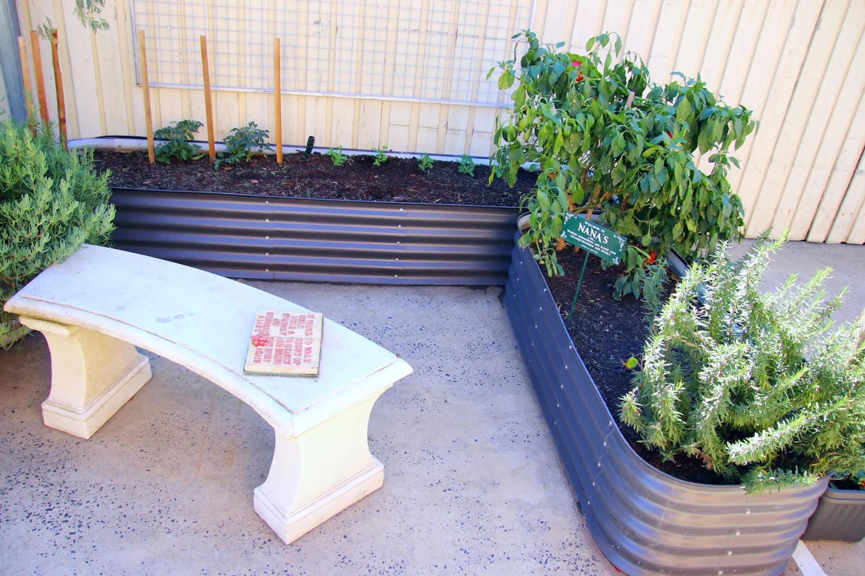 Garden in Squatters Homestead Motel