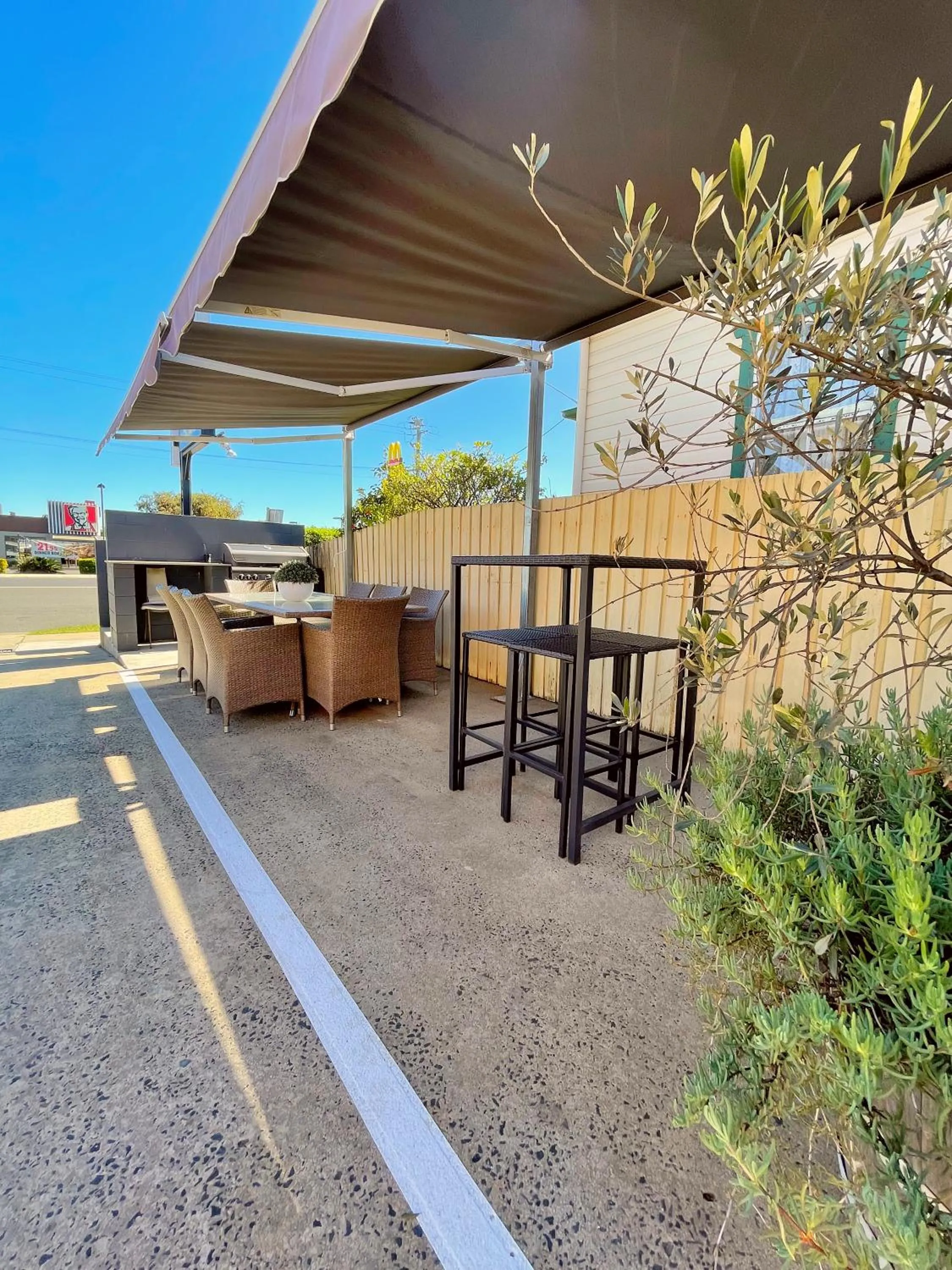 BBQ facilities in Squatters Homestead Motel