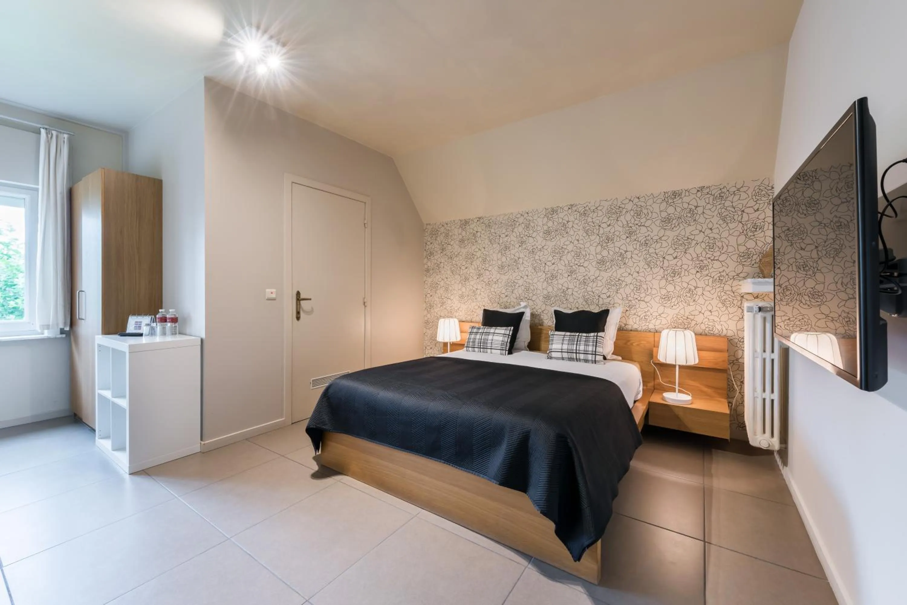 Photo of the whole room, Bed in B&B visavis