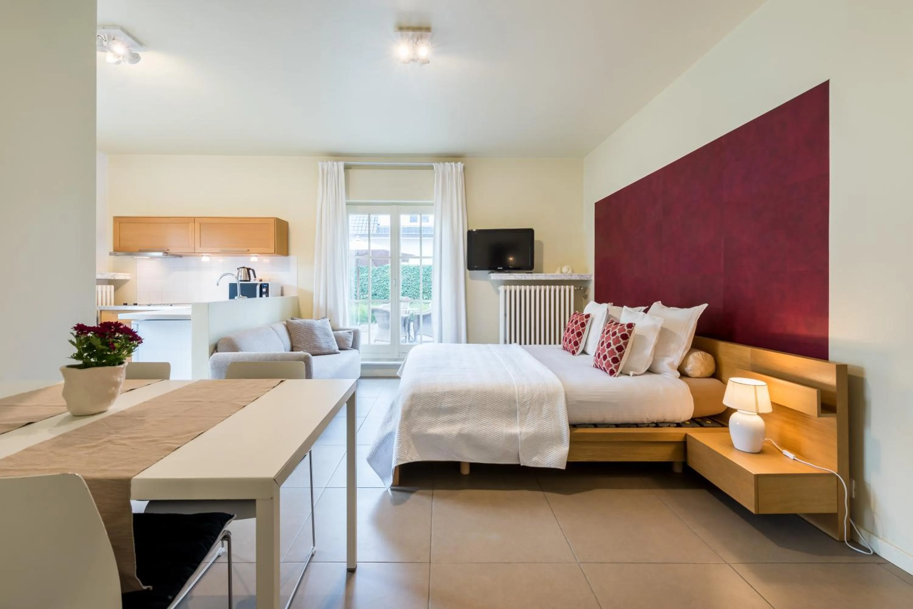 Photo of the whole room, Bed in B&B visavis