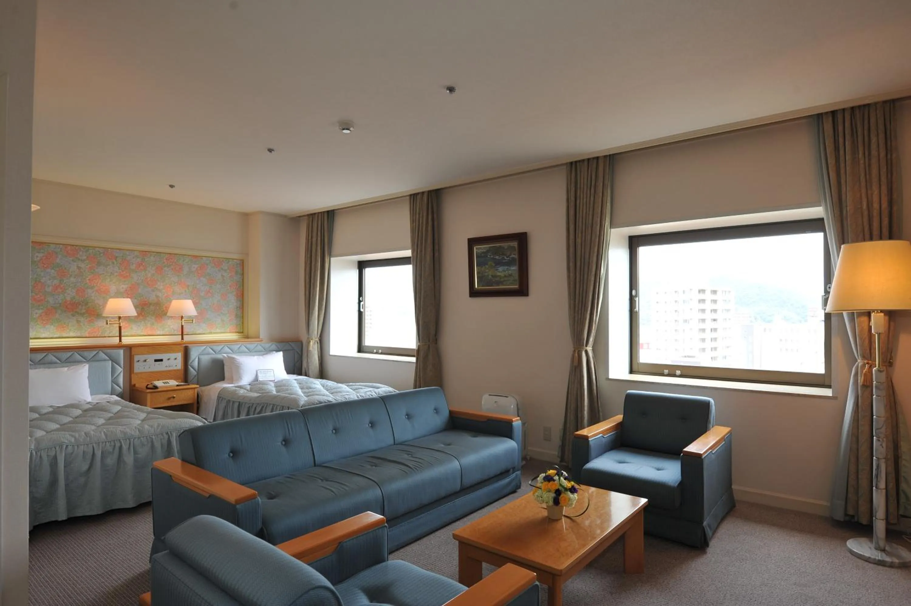 Photo of the whole room, Bed in Hotel New Otani Tottori