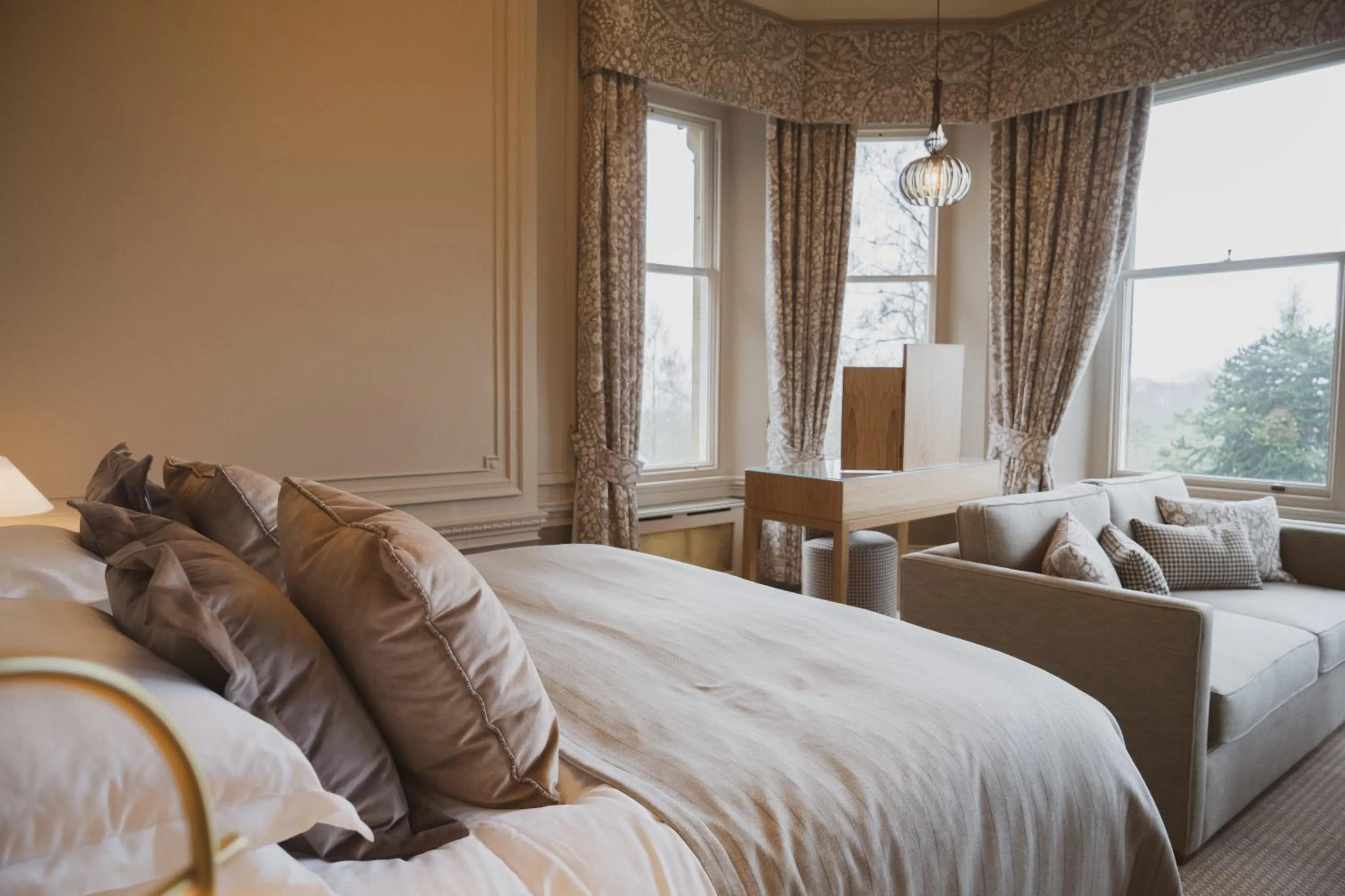 Bed in Merewood Country House Hotel