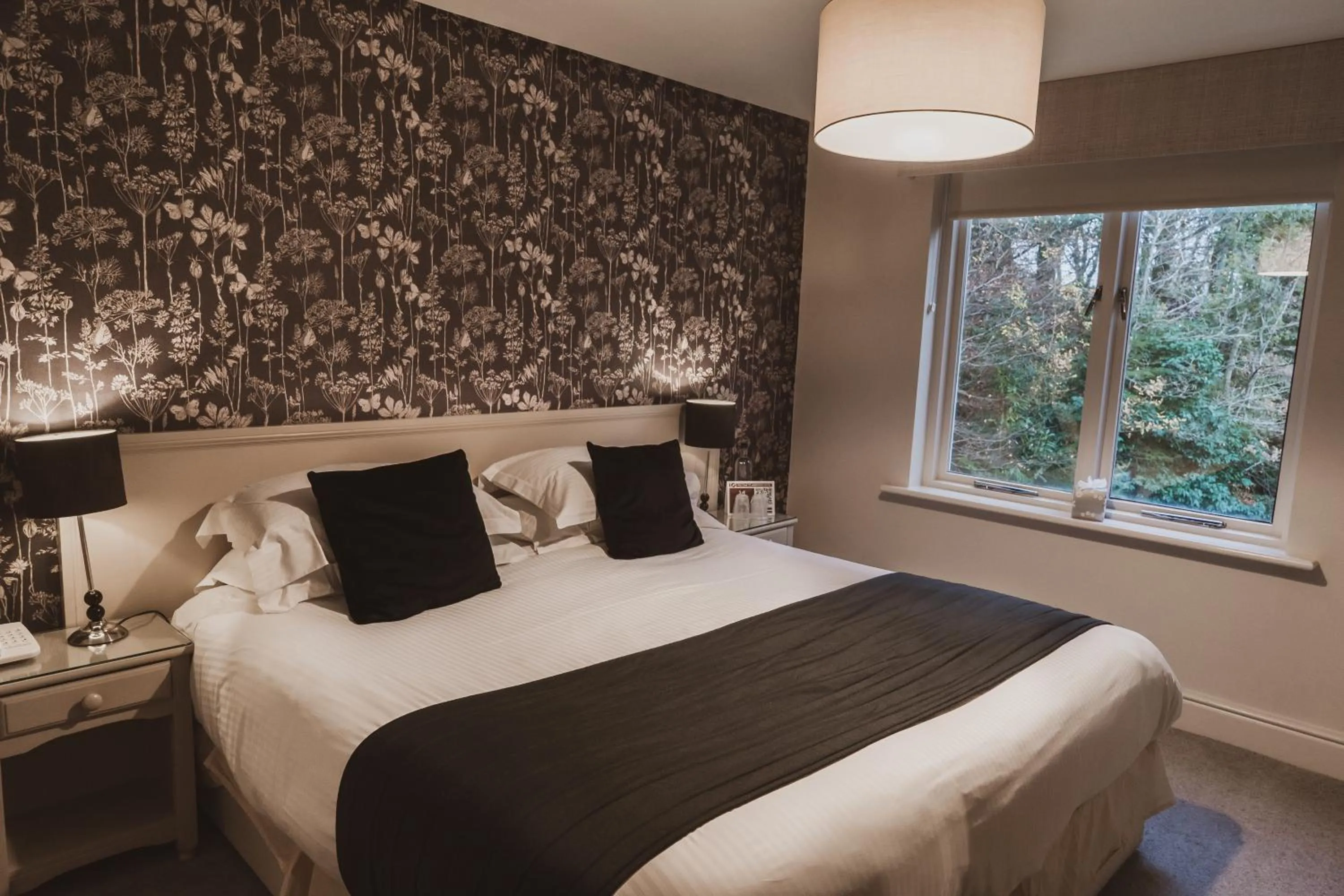 Bed in Merewood Country House Hotel