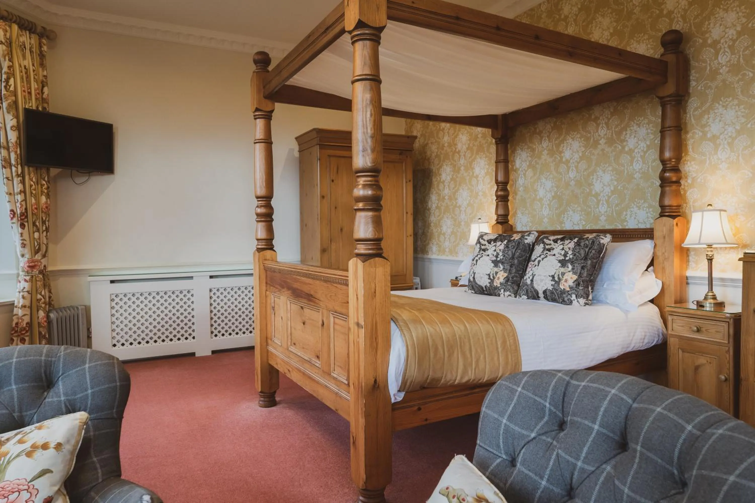 Bed in Merewood Country House Hotel