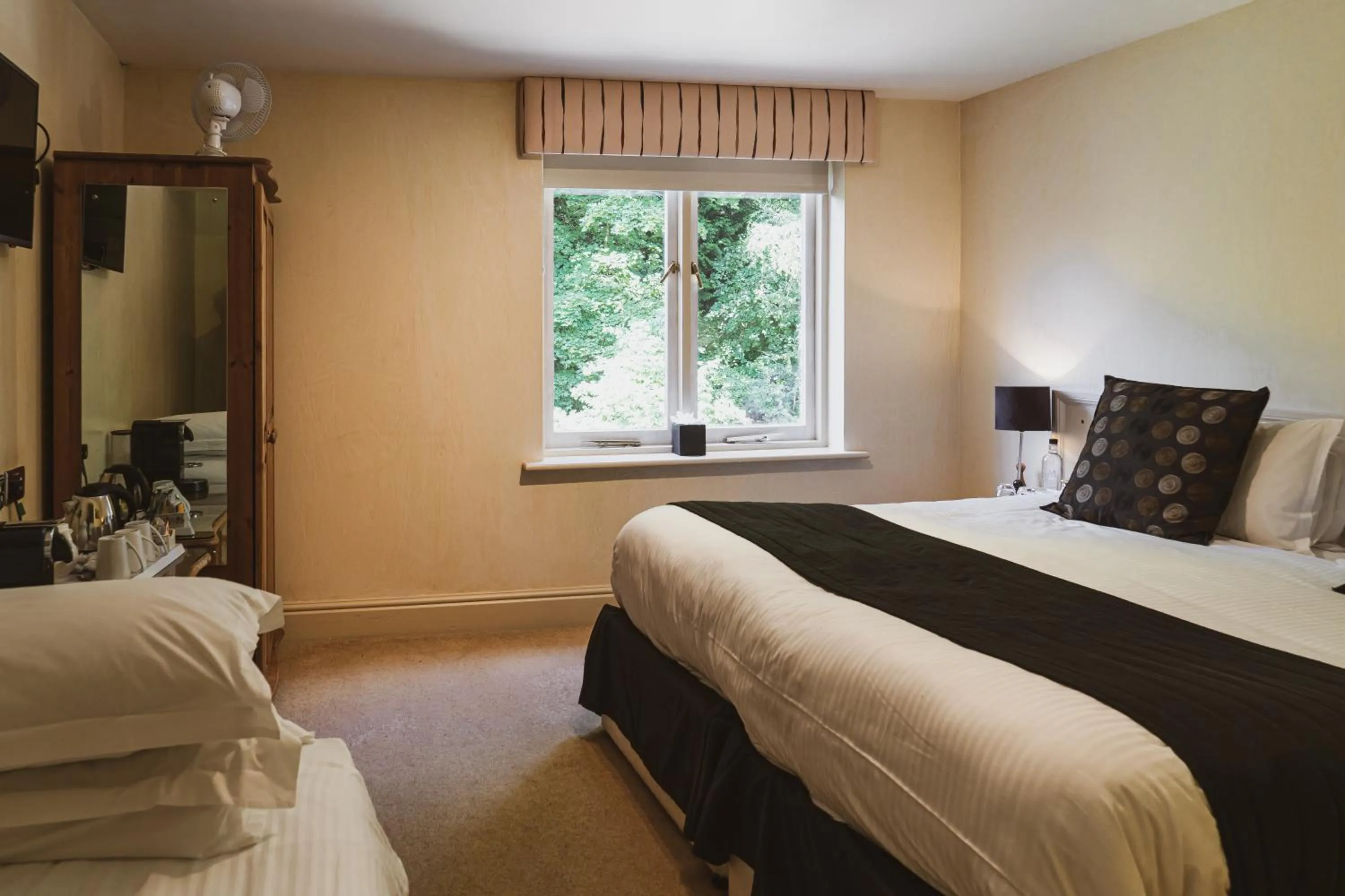 Bed in Merewood Country House Hotel