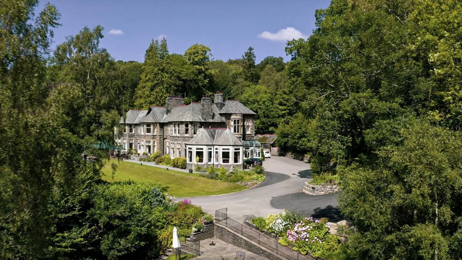 Property building in Merewood Country House Hotel