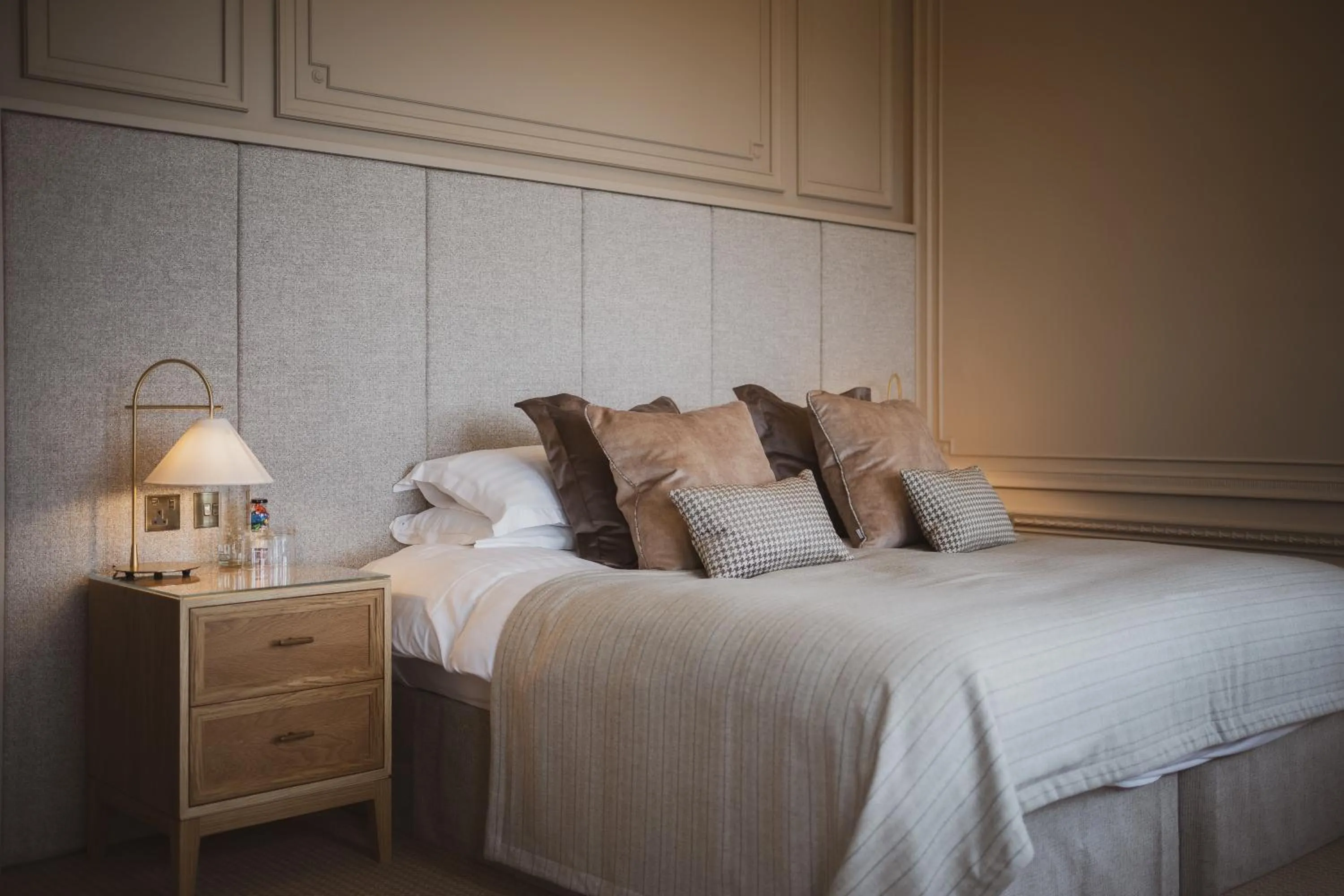 Bed in Merewood Country House Hotel