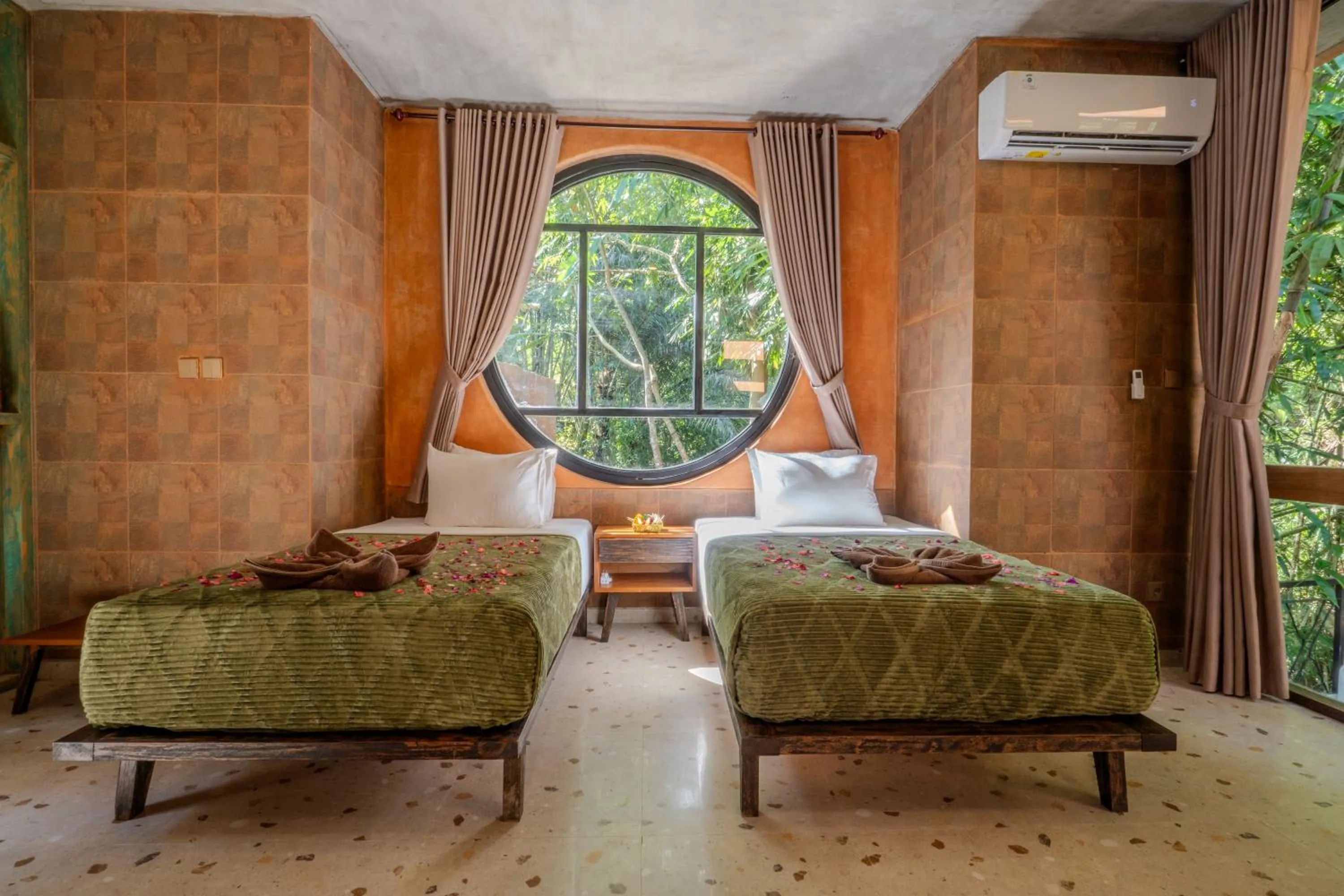 Bed in Sun Sang Eco Retreats