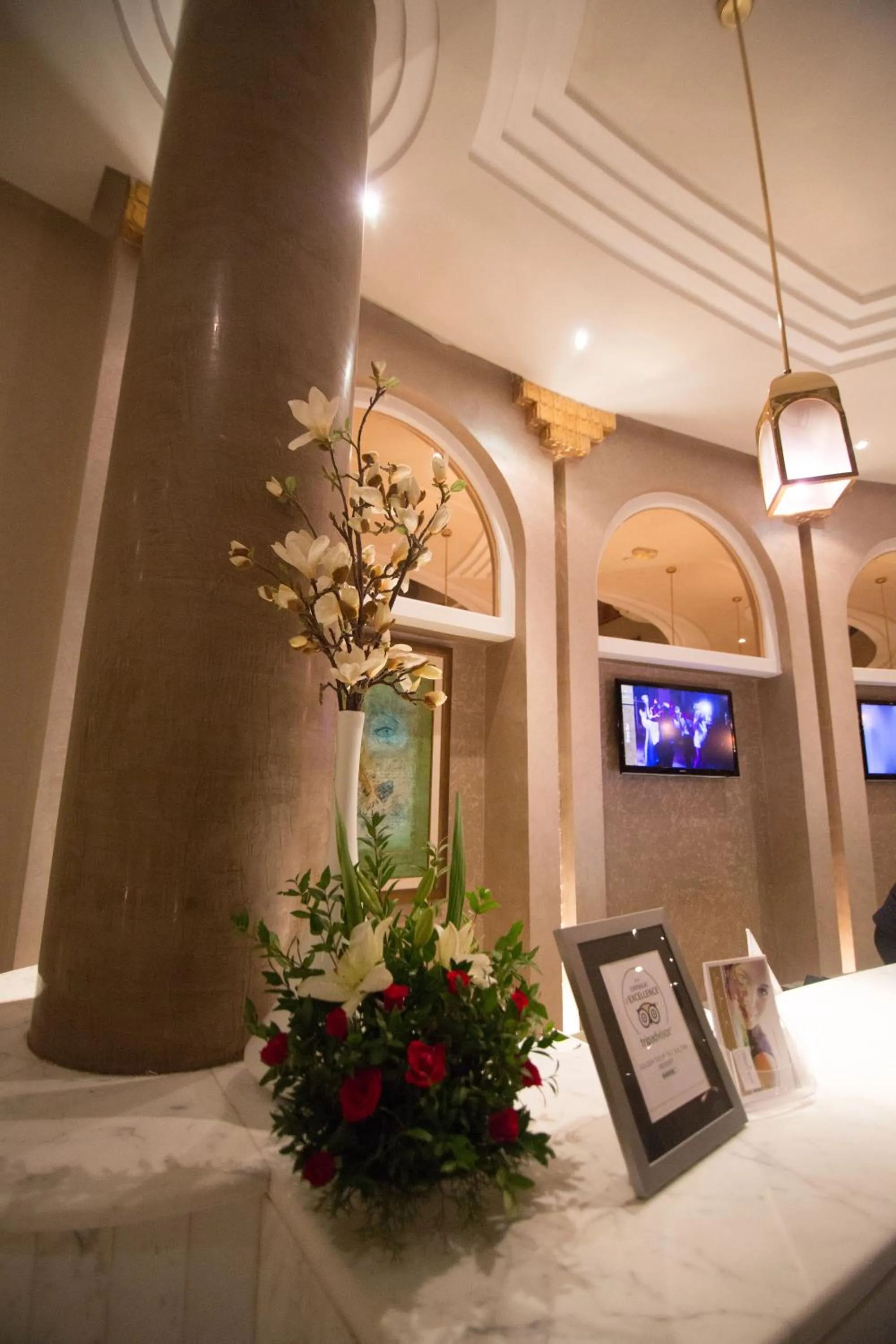 Lobby or reception in Royal Tulip Taj Sultan