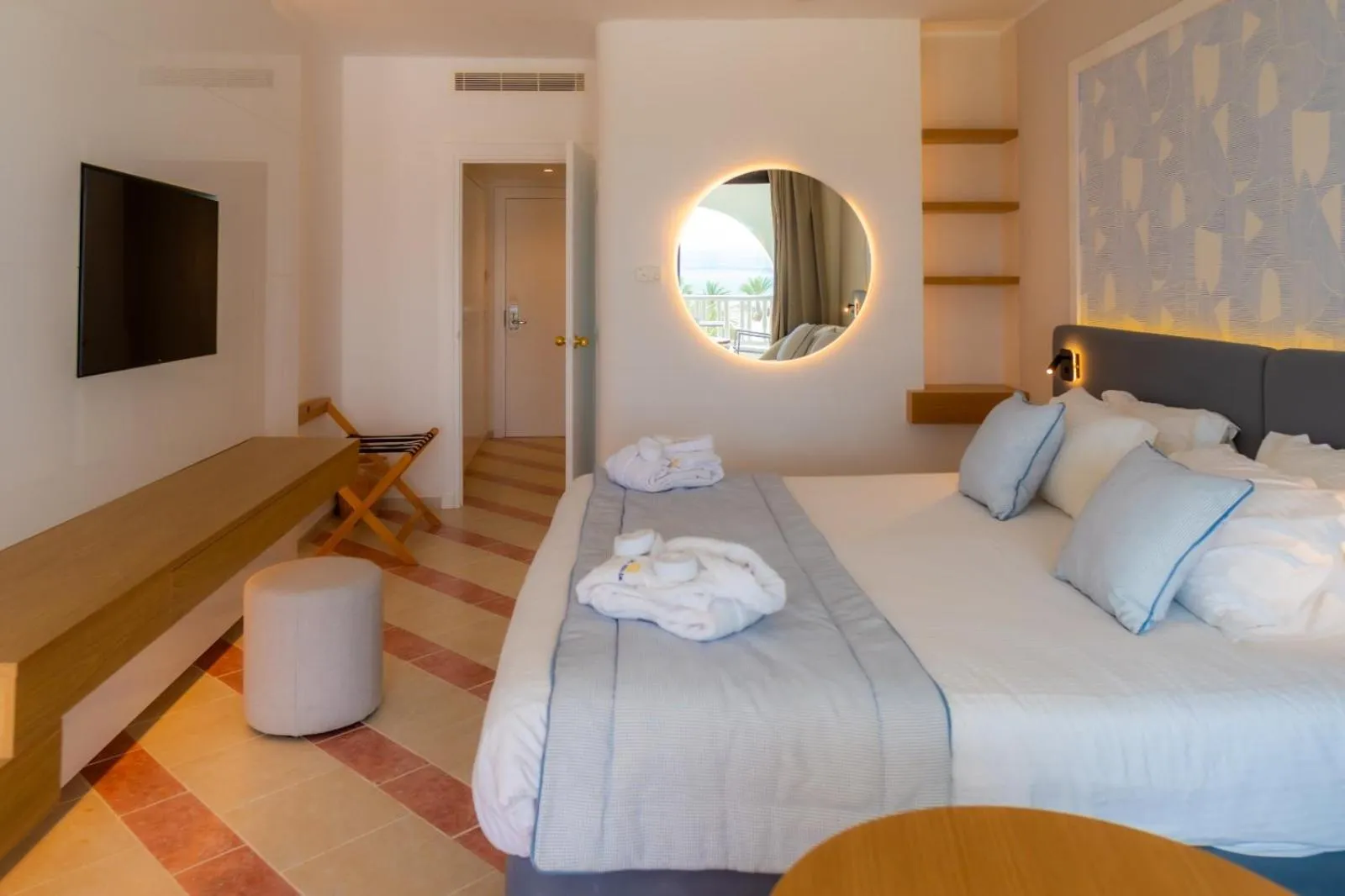 Bed in Royal Tulip Taj Sultan