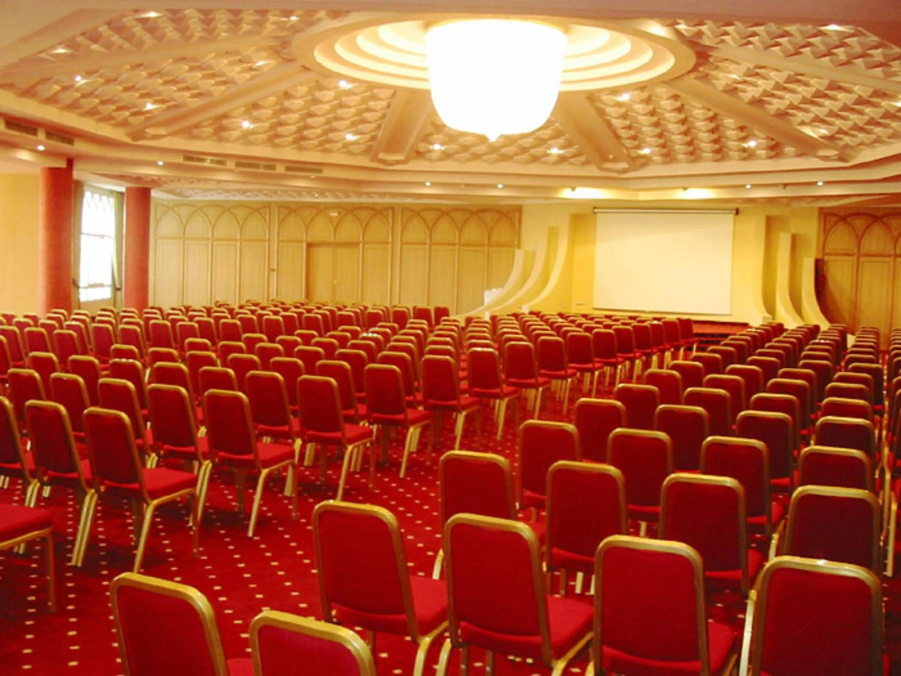 Meeting/conference room in Royal Tulip Taj Sultan
