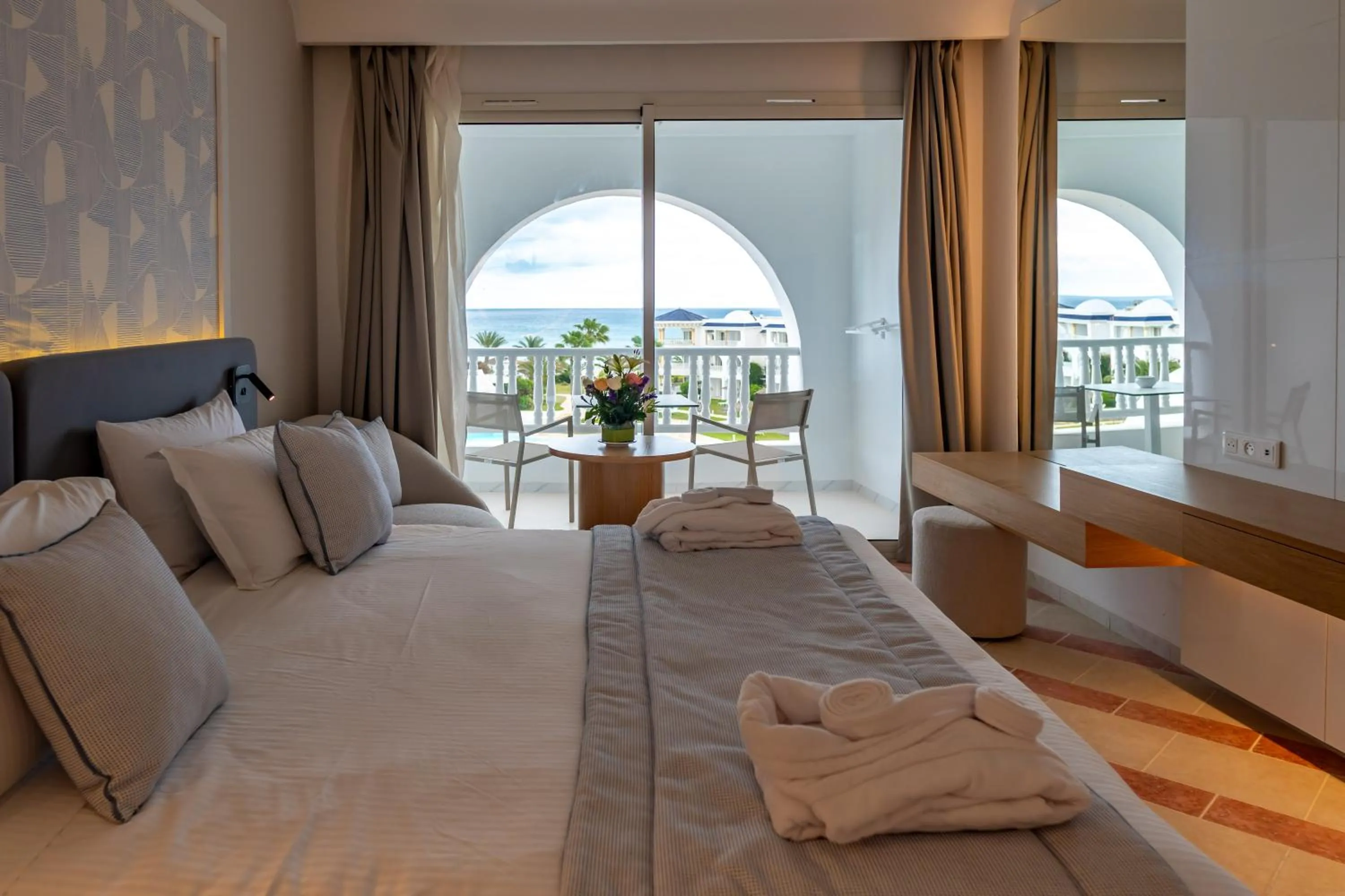 Bed in Royal Tulip Taj Sultan