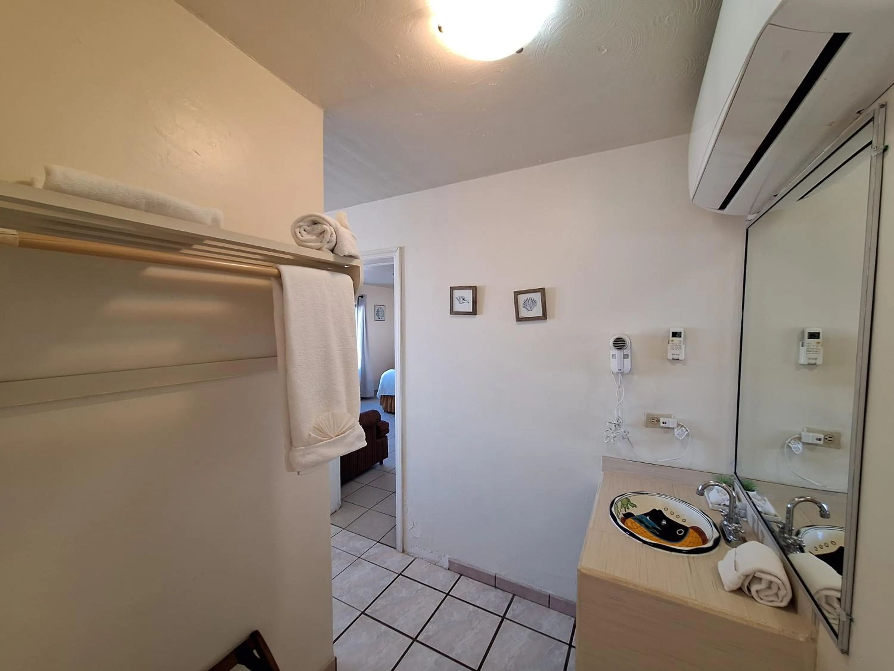 #55 Suite Bungalow Seaside Hotel & Victors RV Park