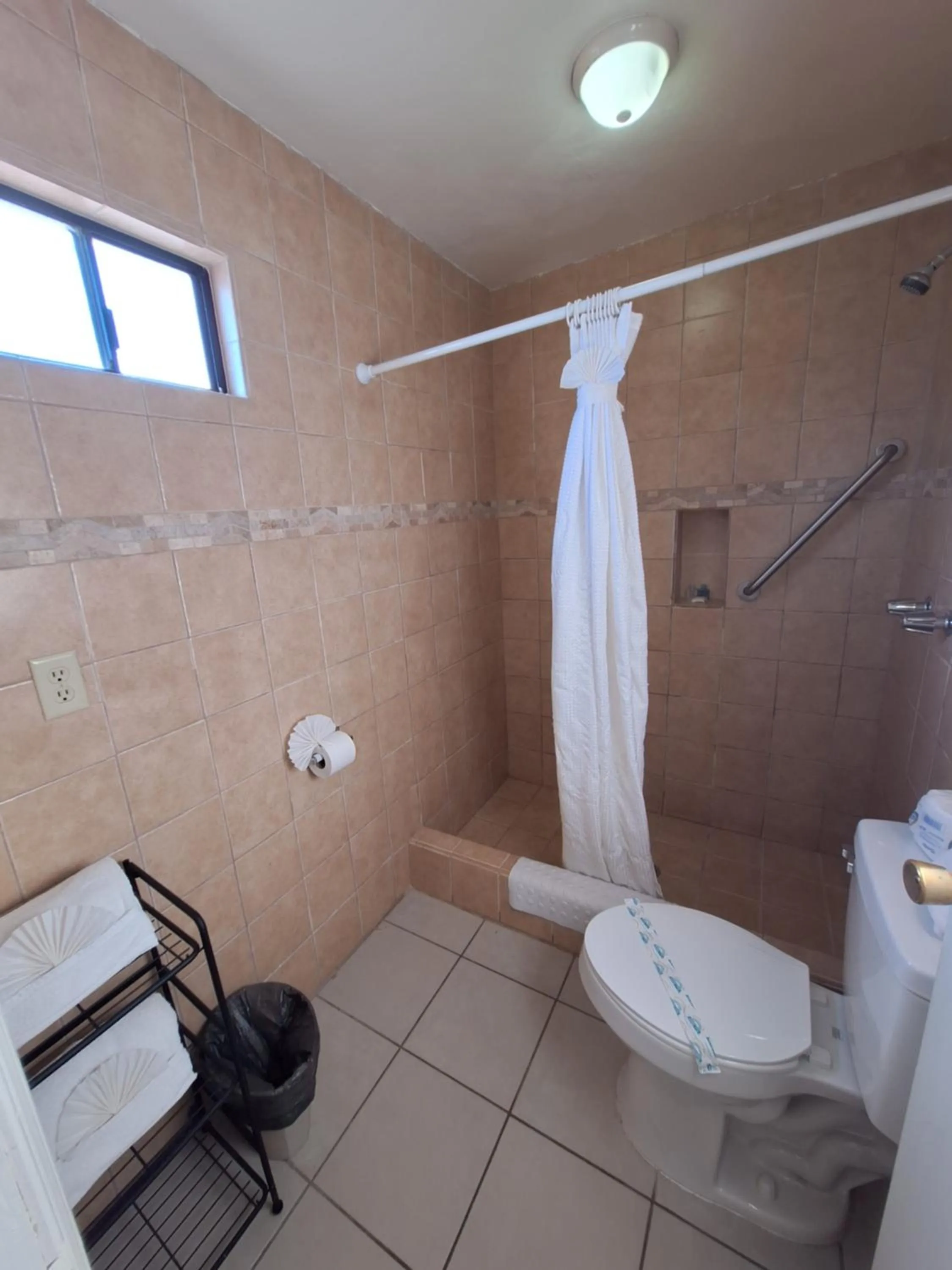 #55 Suite Bungalow Seaside Hotel & Victors RV Park