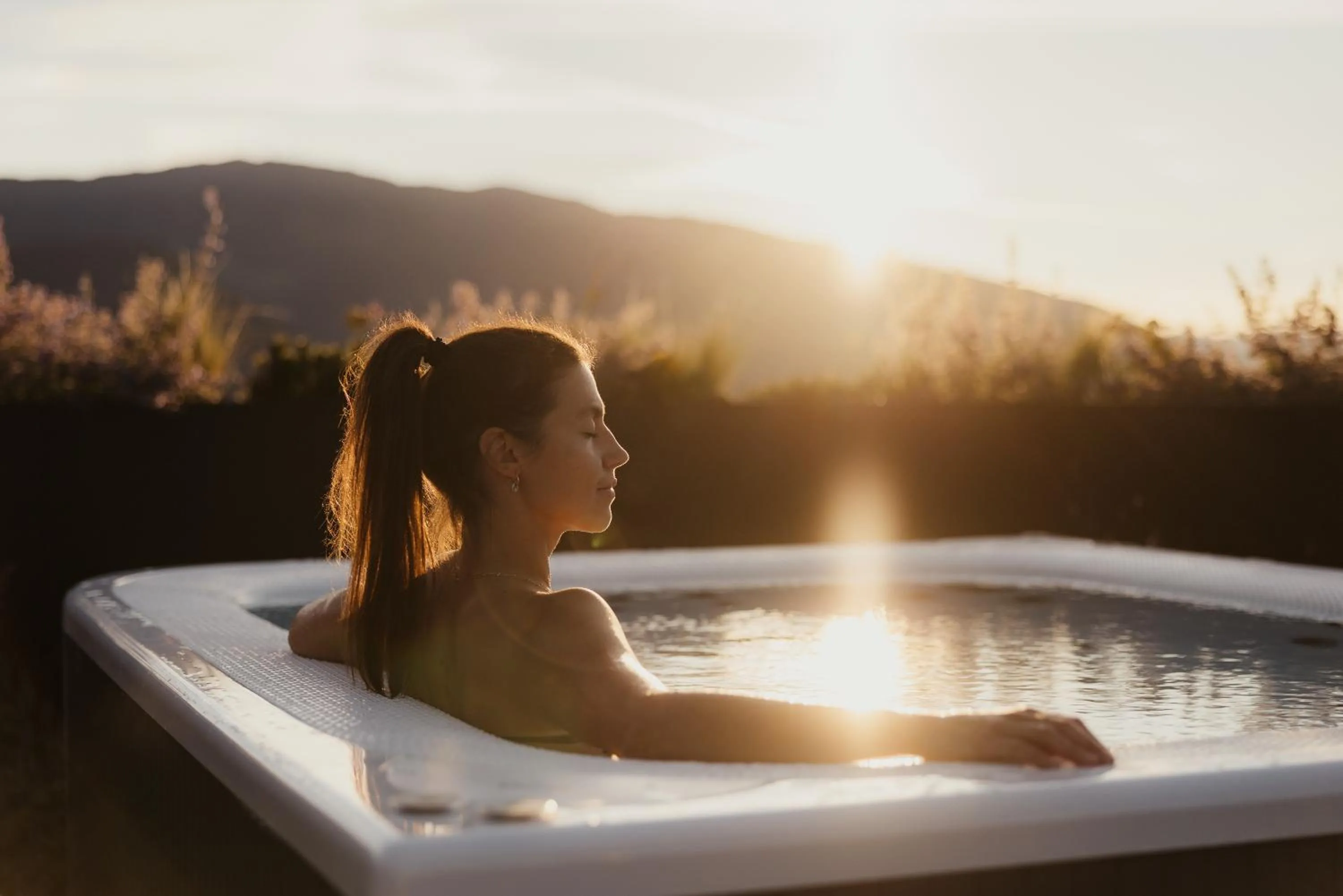 Hot Tub in Hotel B&B Feldmessner