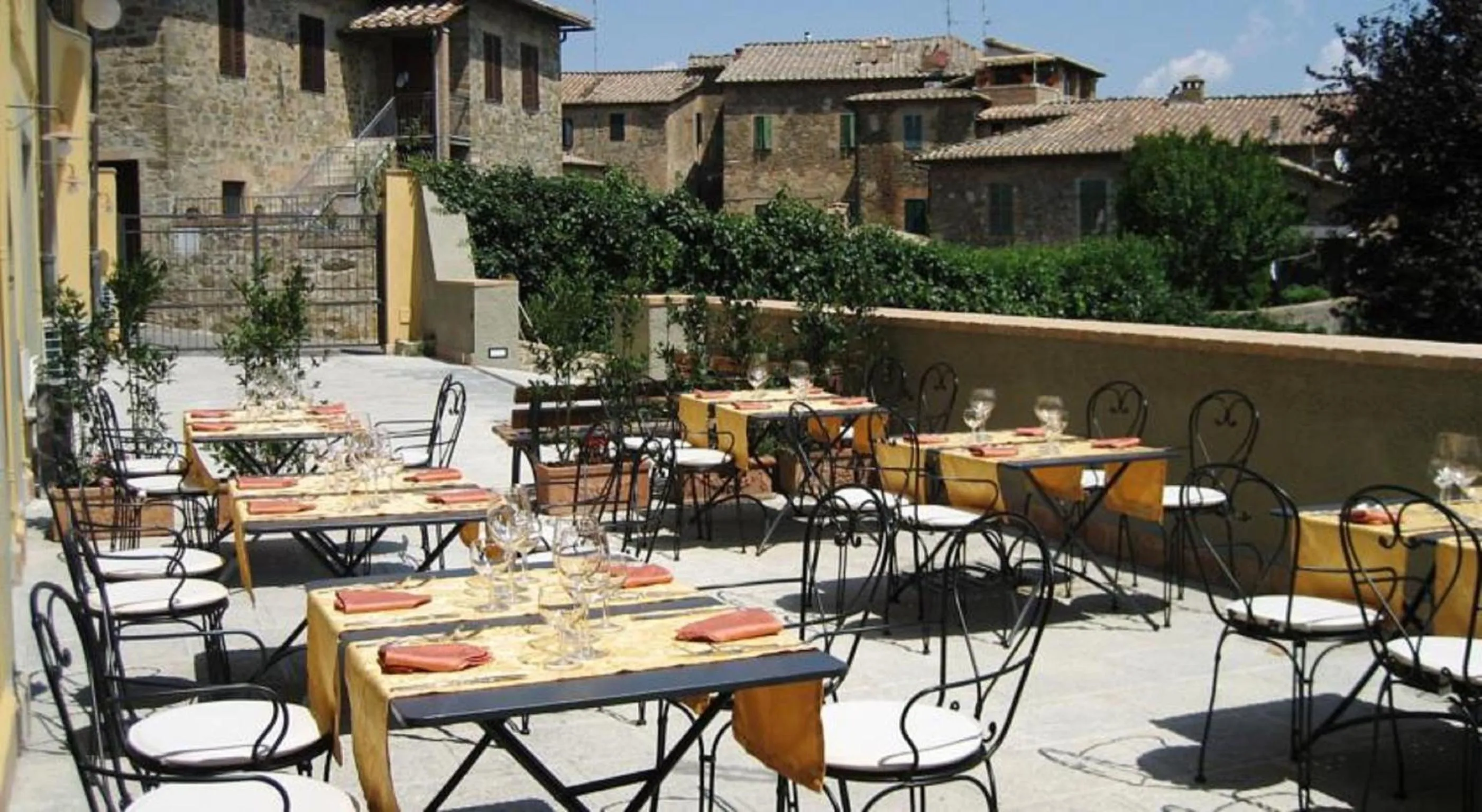 Restaurant/Places to Eat in Residenza Palazzo Saloni