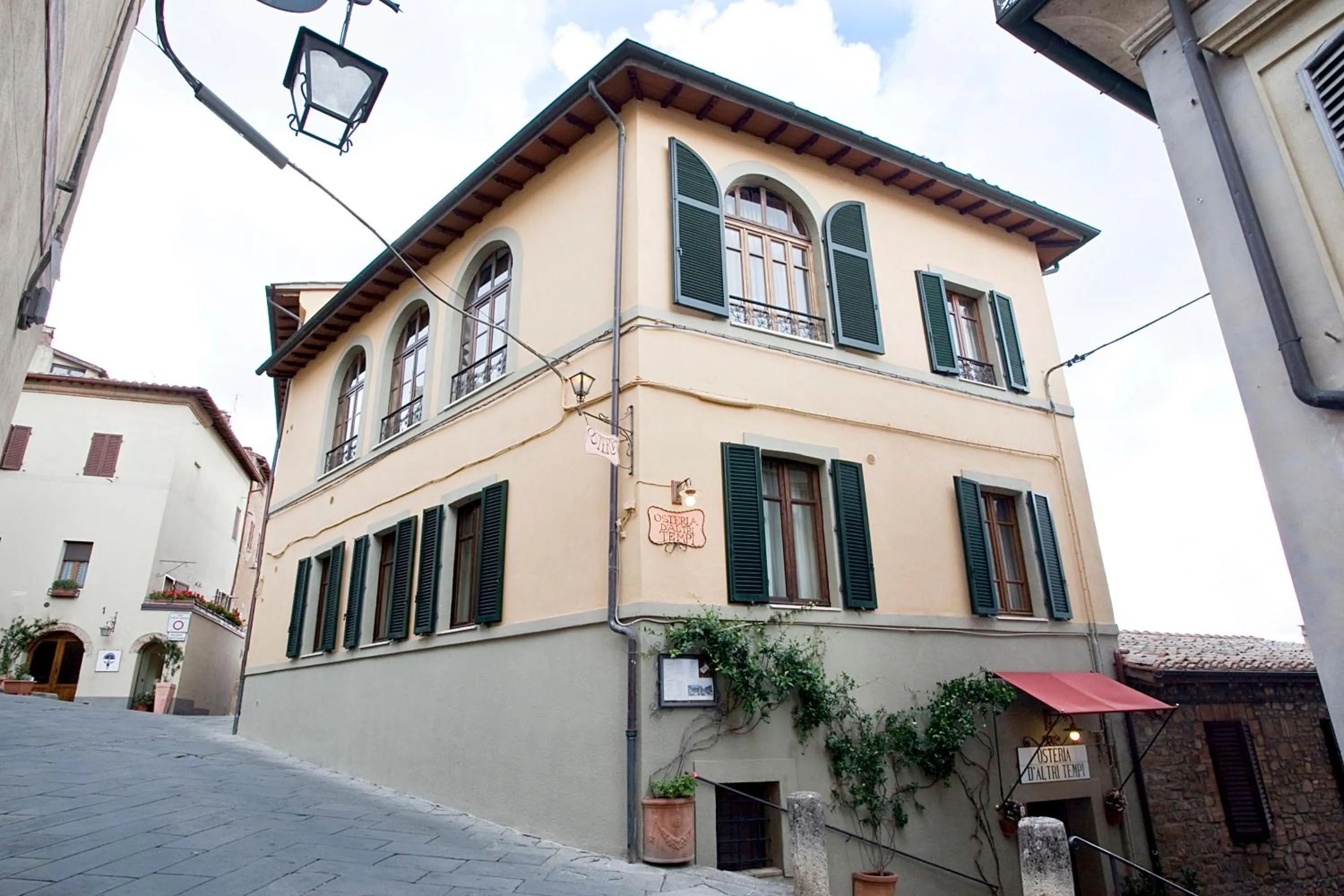 Facade/entrance, Property Building in Residenza Palazzo Saloni