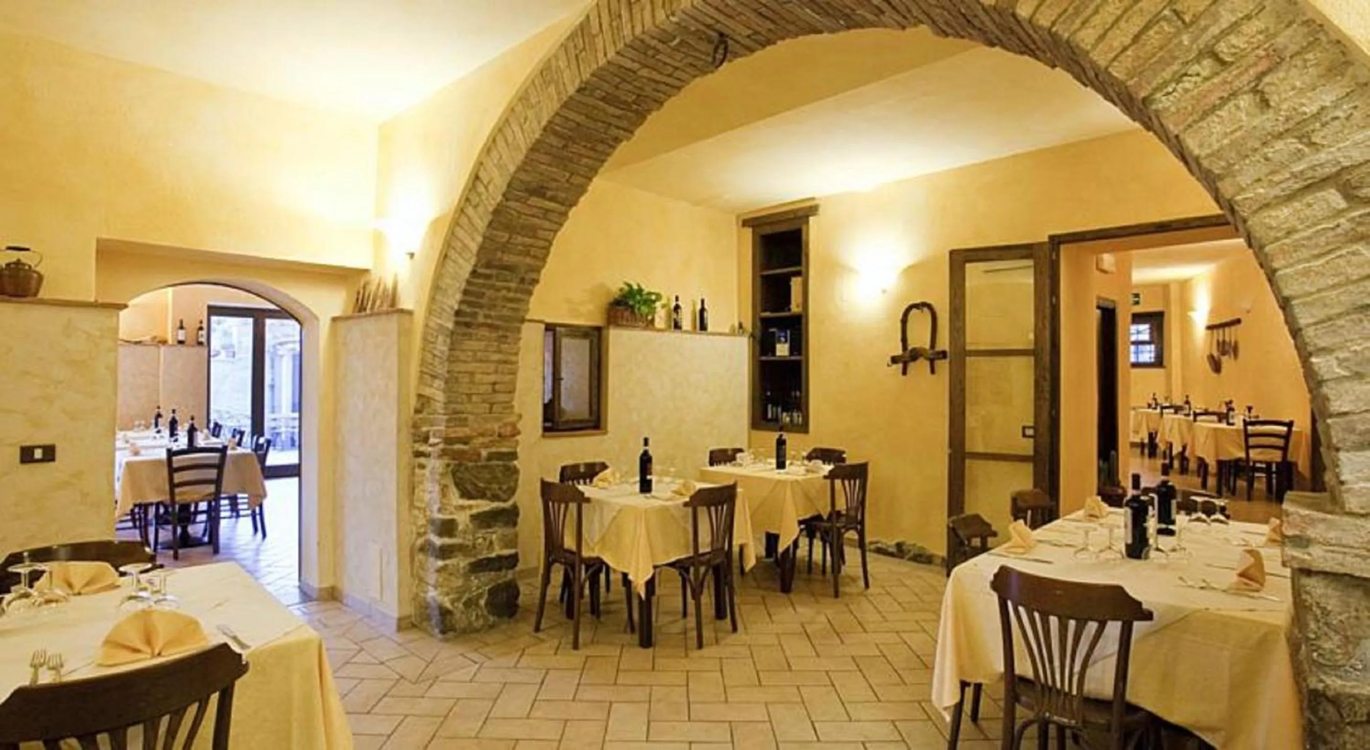 Restaurant/Places to Eat in Residenza Palazzo Saloni