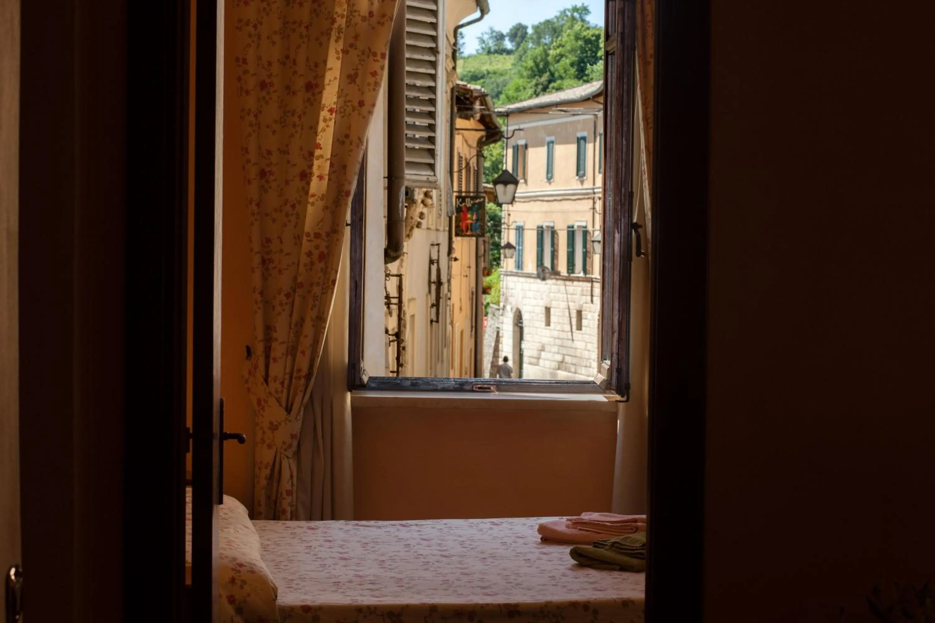 Bed, Balcony/Terrace in Residenza Palazzo Saloni