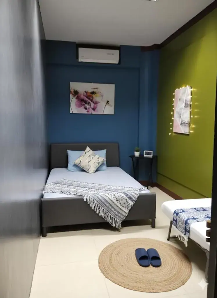 Double or Twin Room with Shared Bathroom - single occupancy in The Runway Inn - Mactan Cebu Double or Twin Room with Shared Bathroom - single occupancy in The Runway Inn - Mactan Cebu