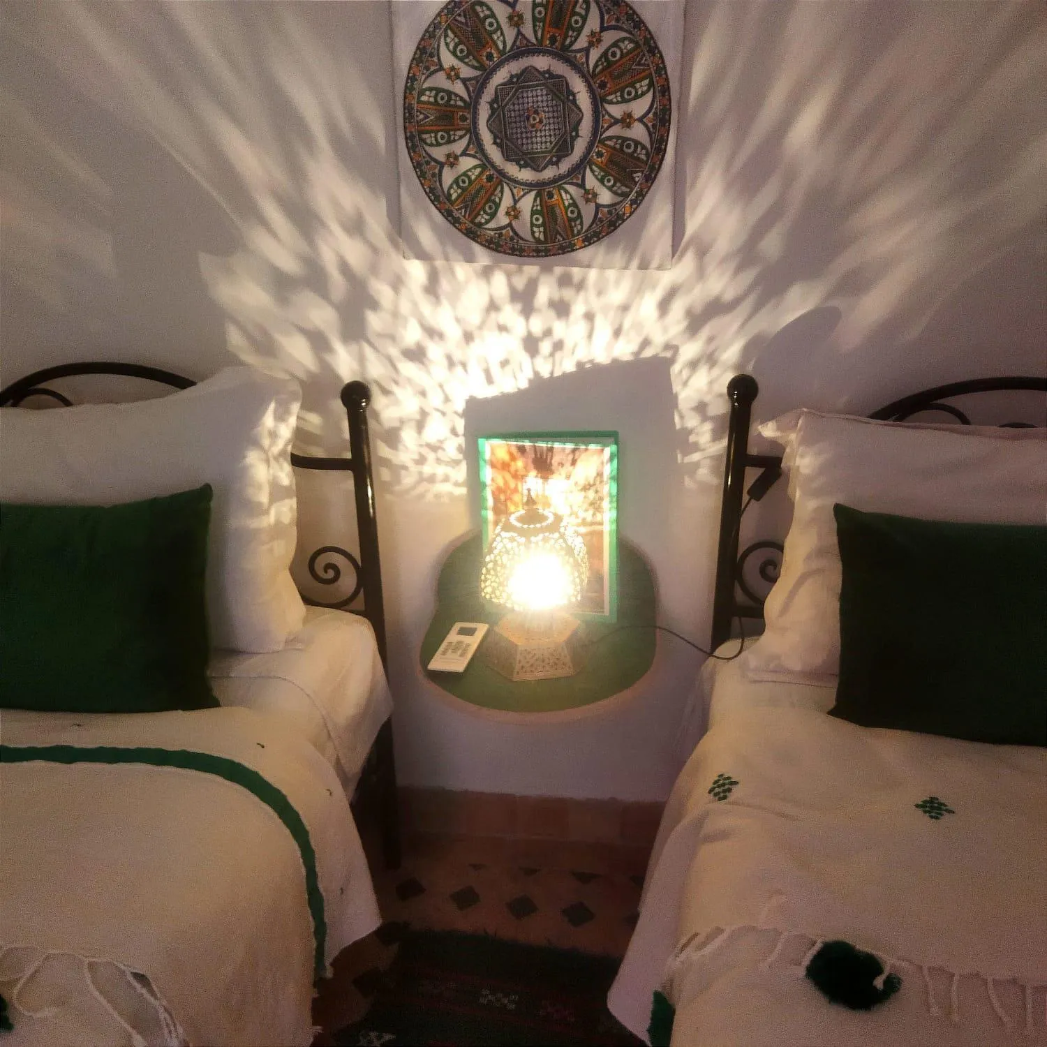 Night, Bed in Dar Lantana