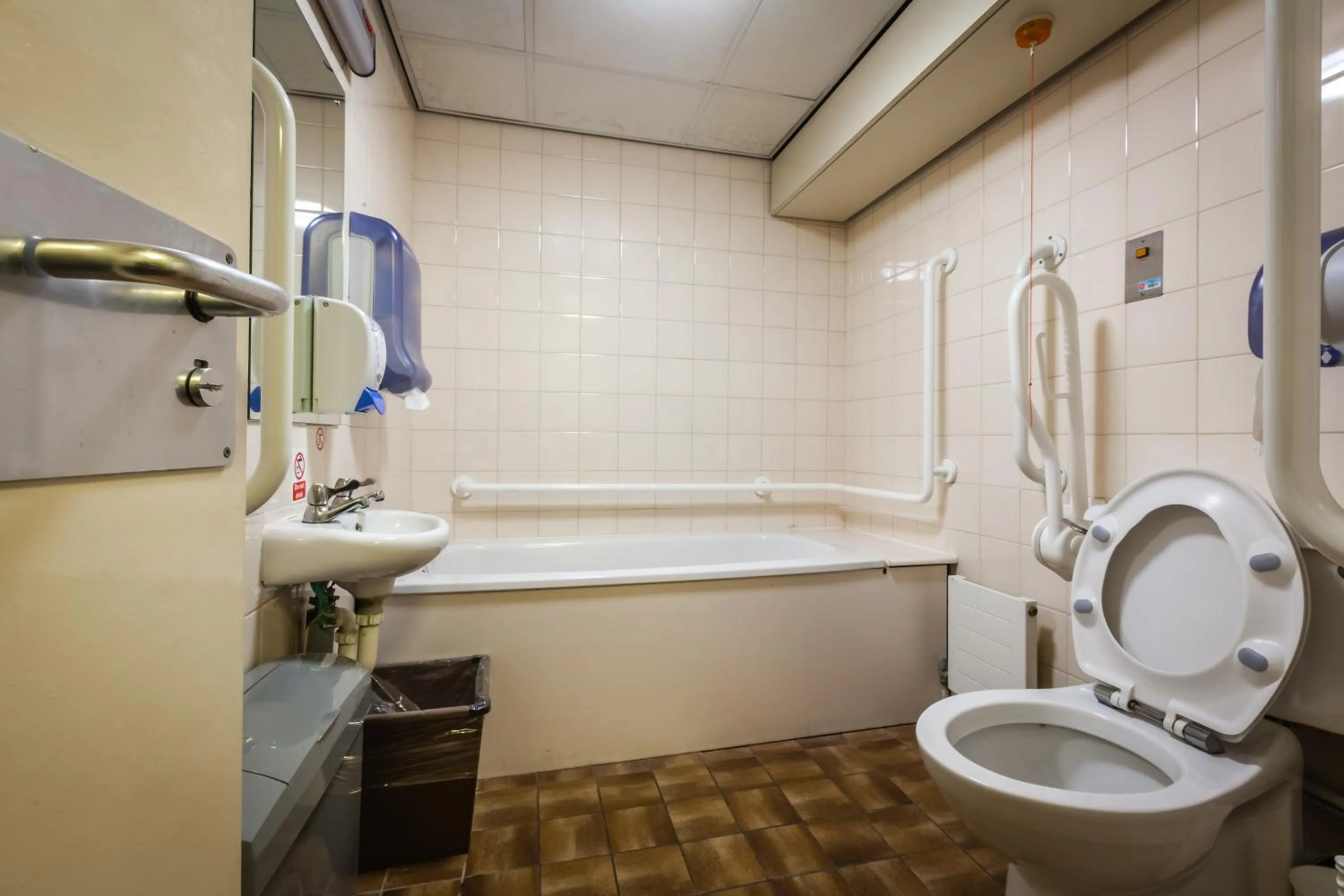 Shower in LSE Rosebery Hall