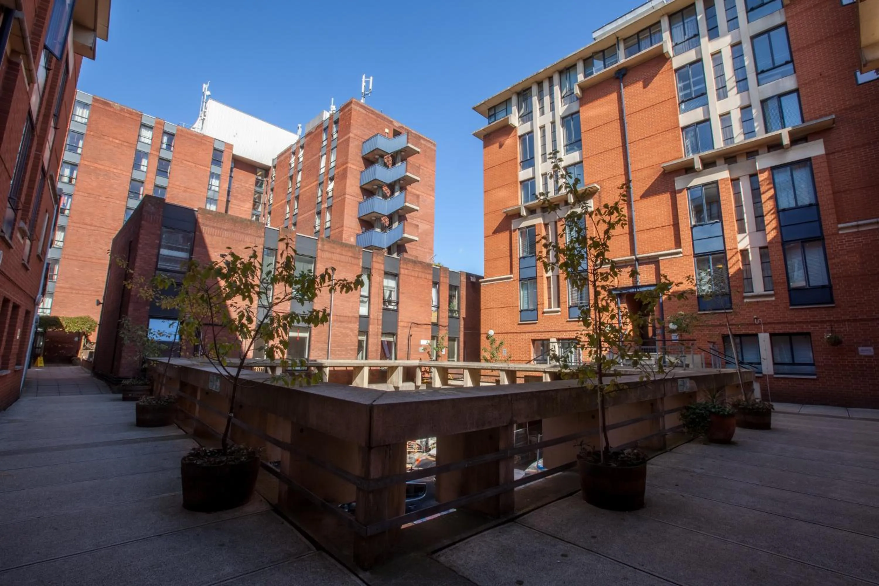 Facade/entrance in LSE Rosebery Hall