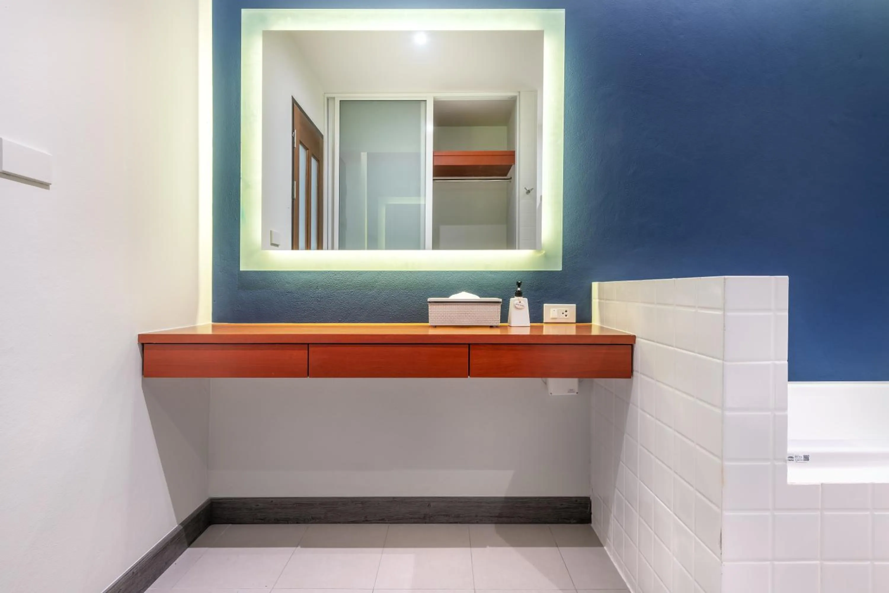 Toilet in Monkham Village Hat Yai