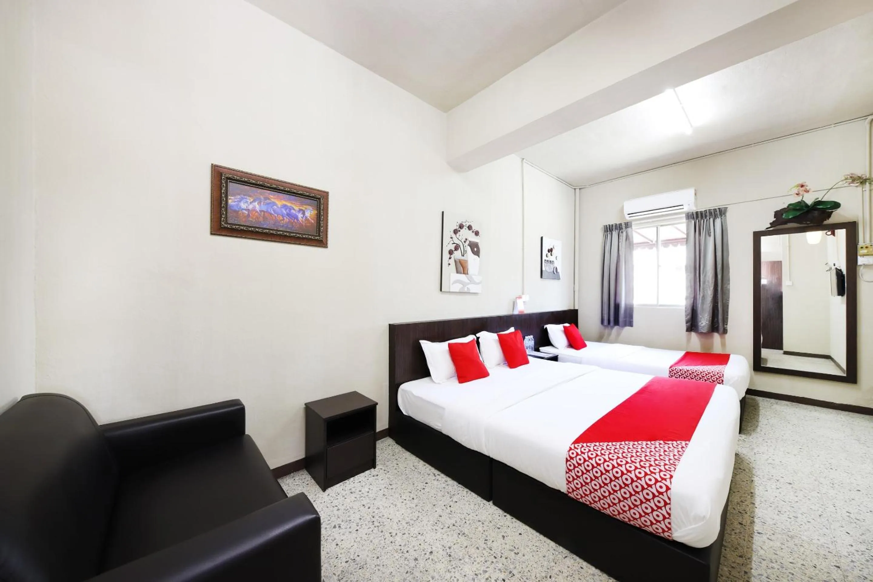 Bedroom, Bed in OYO 507 Aikka Hotel