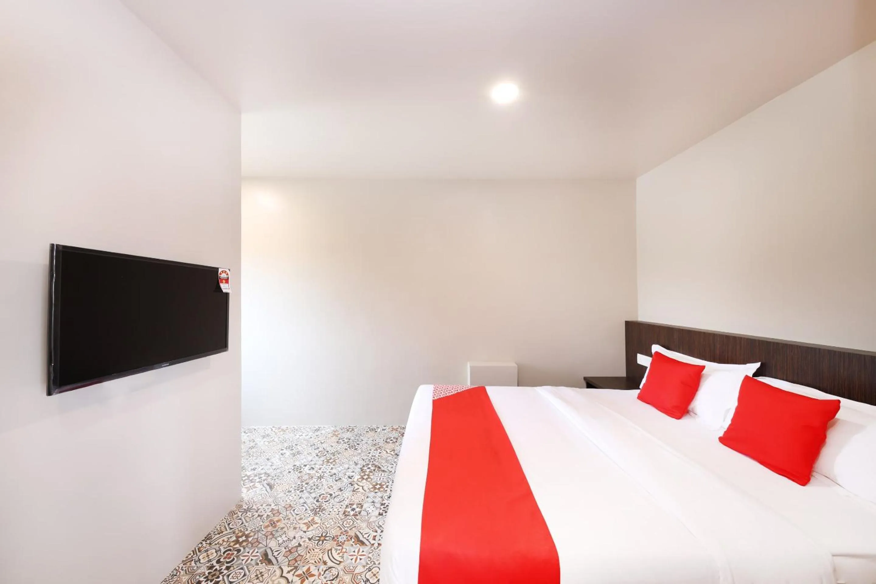 Bedroom, Bed in OYO 507 Aikka Hotel