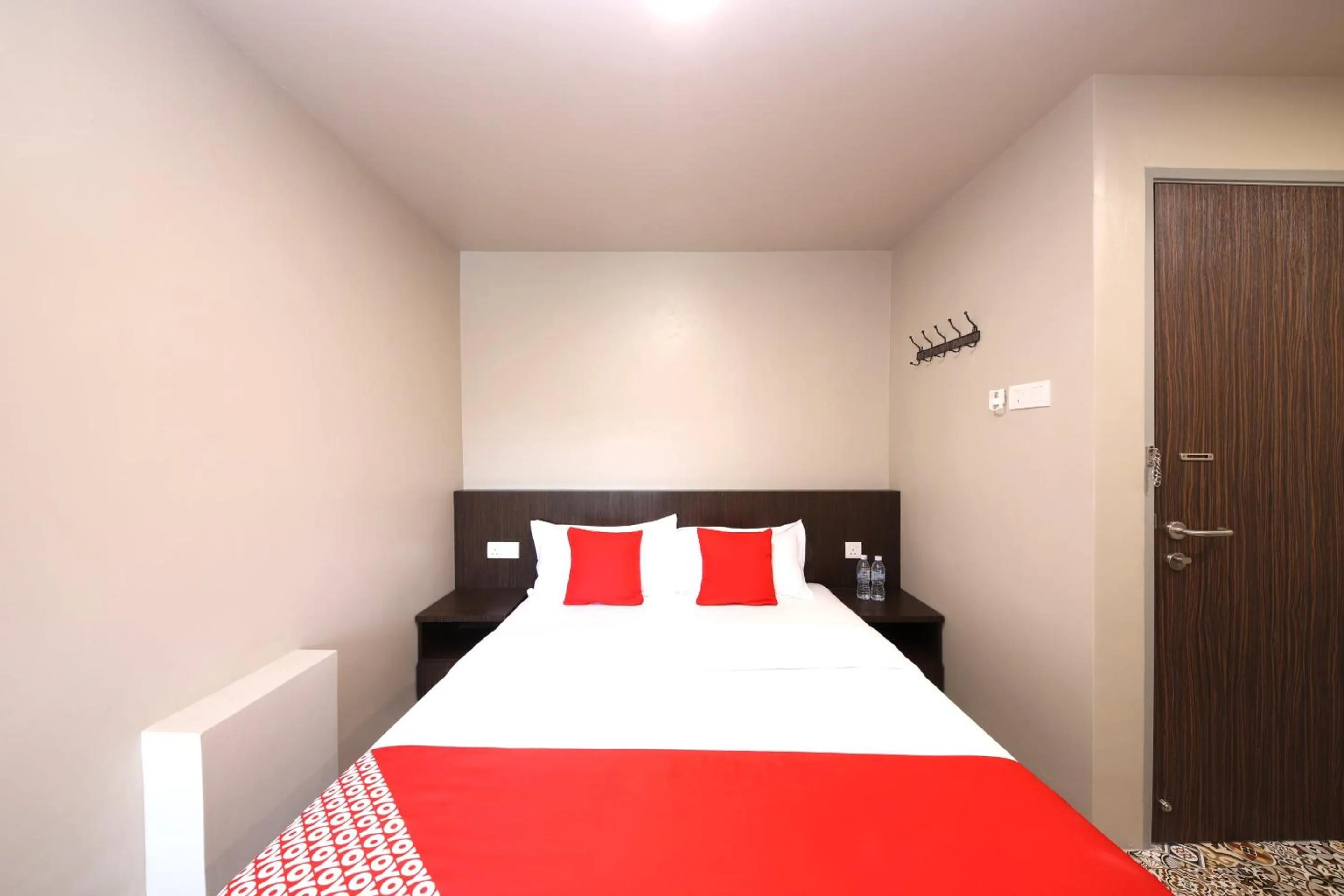 Bedroom, Bed in OYO 507 Aikka Hotel