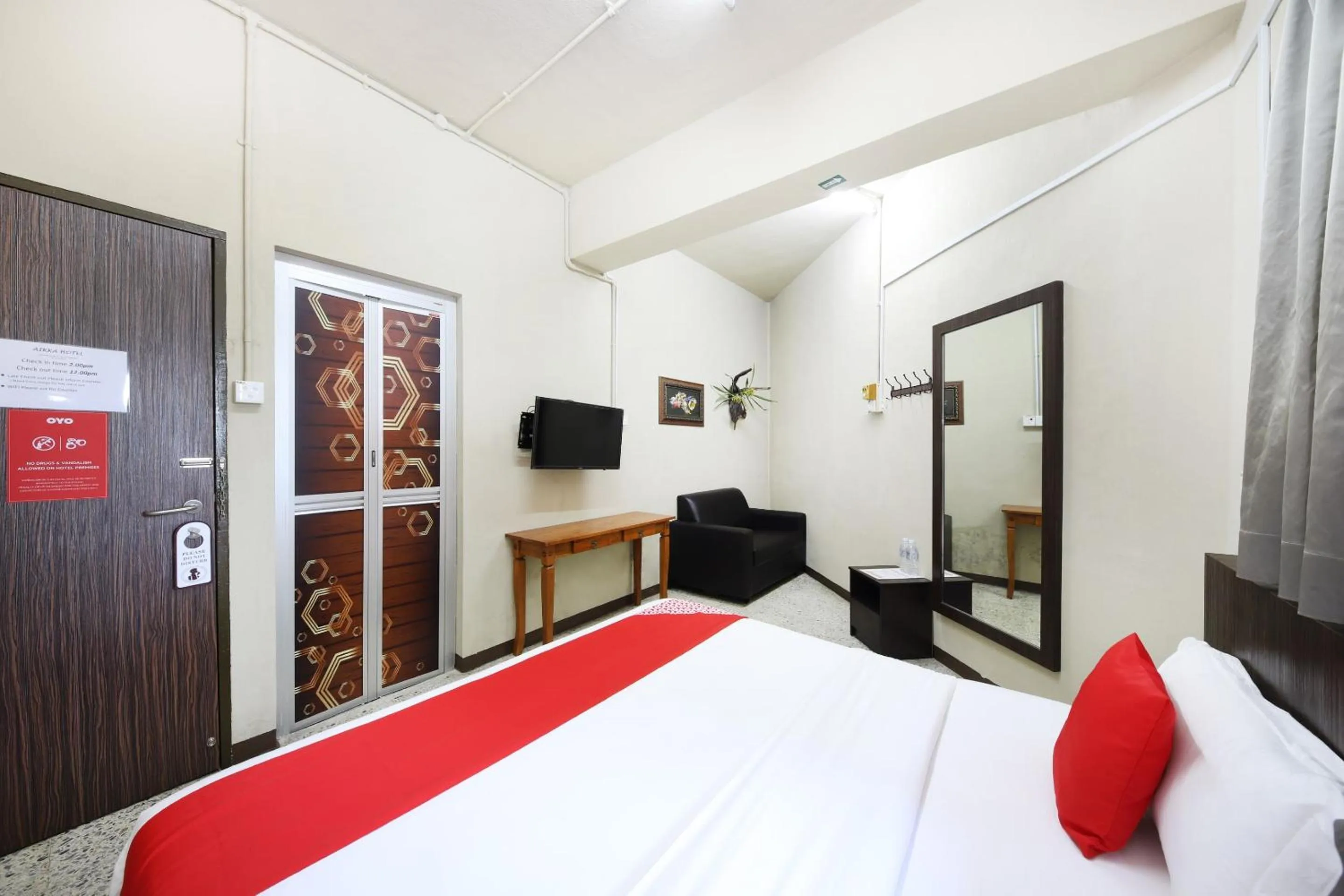 Bedroom, Bed in OYO 507 Aikka Hotel