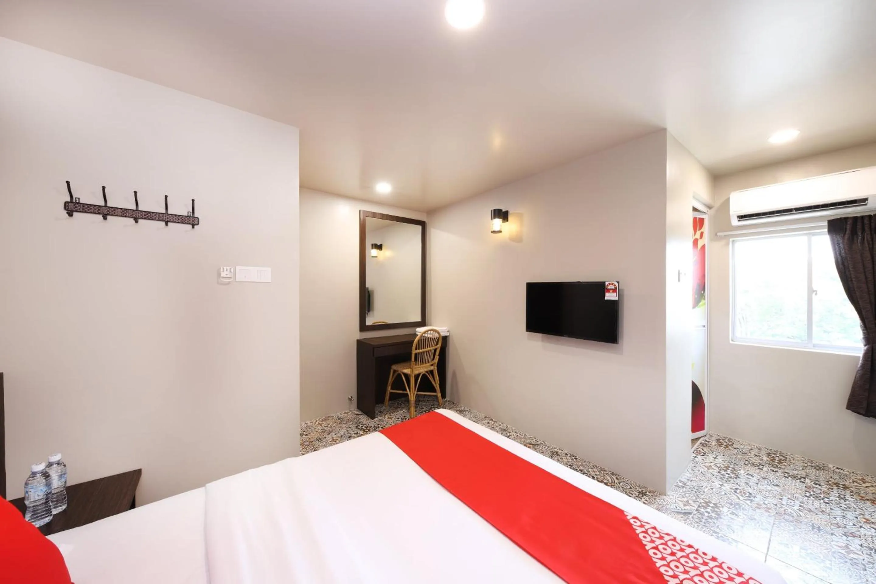 Bedroom, Bed in OYO 507 Aikka Hotel