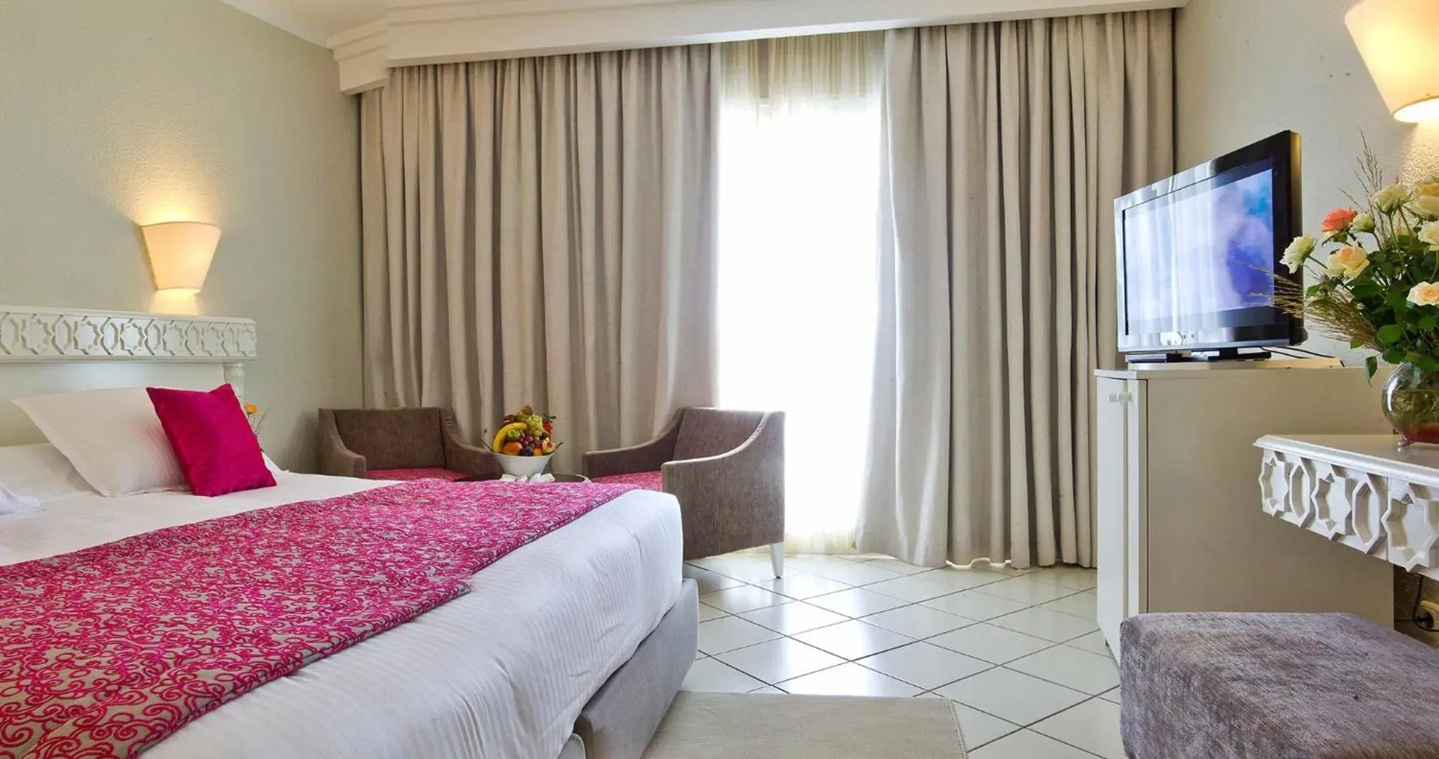 Single Room in El Mouradi Palm Marina - Couple et Famille uniquement Single Room in El Mouradi Palm Marina - Couple et Famille uniquement