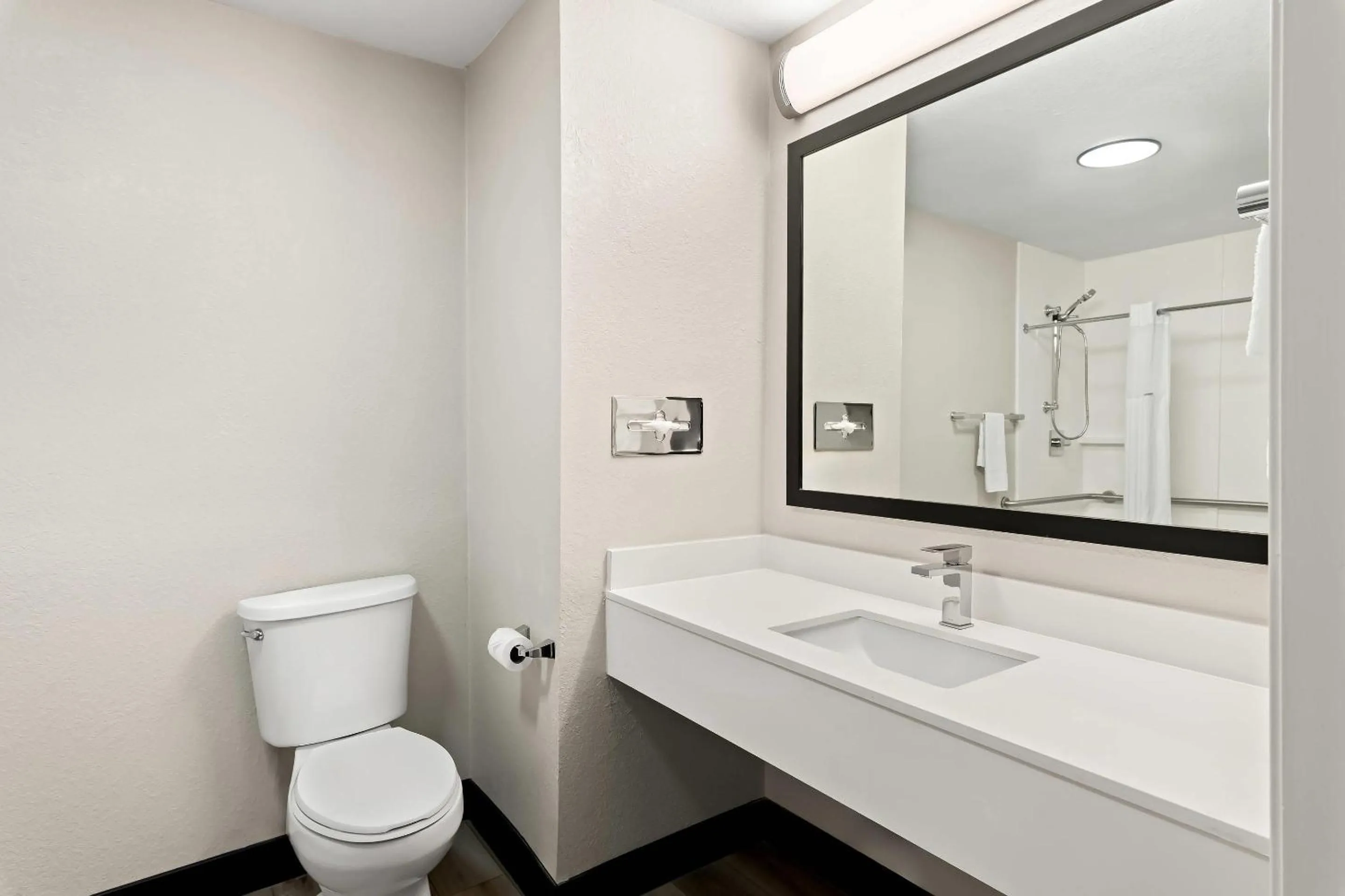 Bedroom in Quality Inn & Suites Dumas