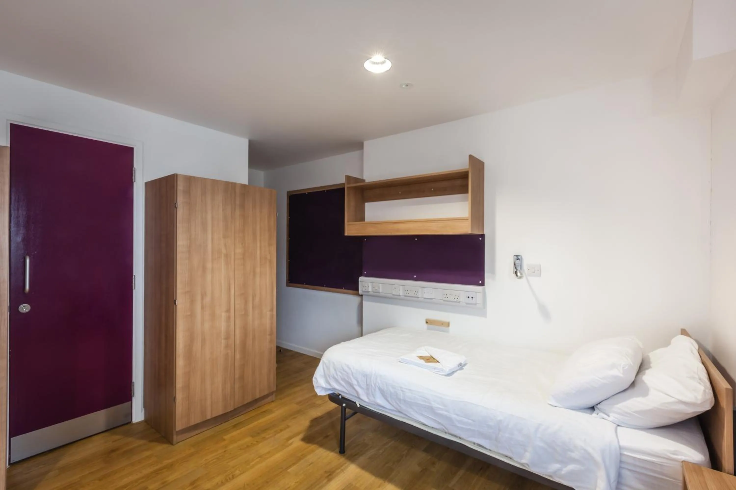 Bed in LSE High Holborn