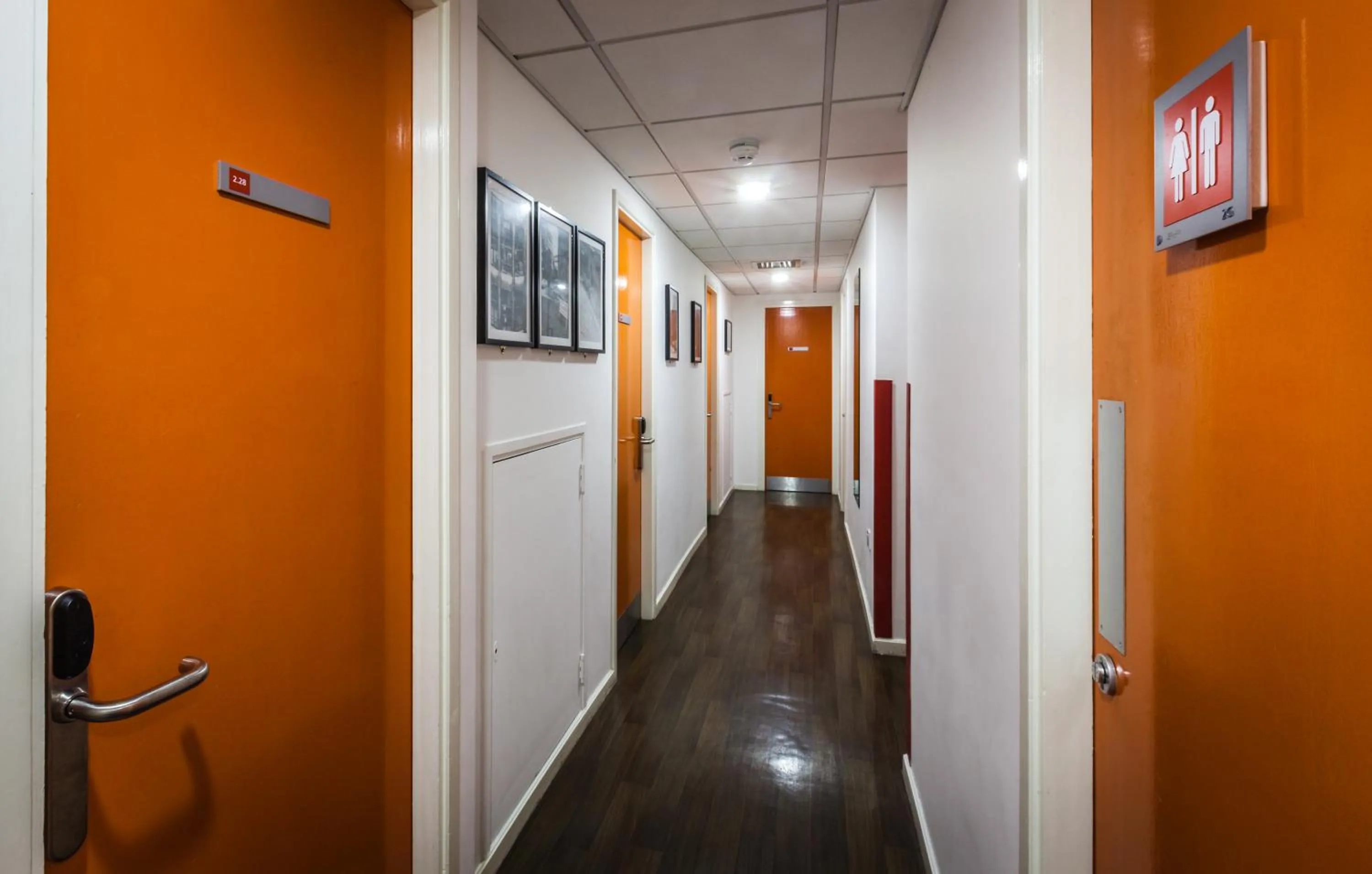 Area and facilities in LSE High Holborn