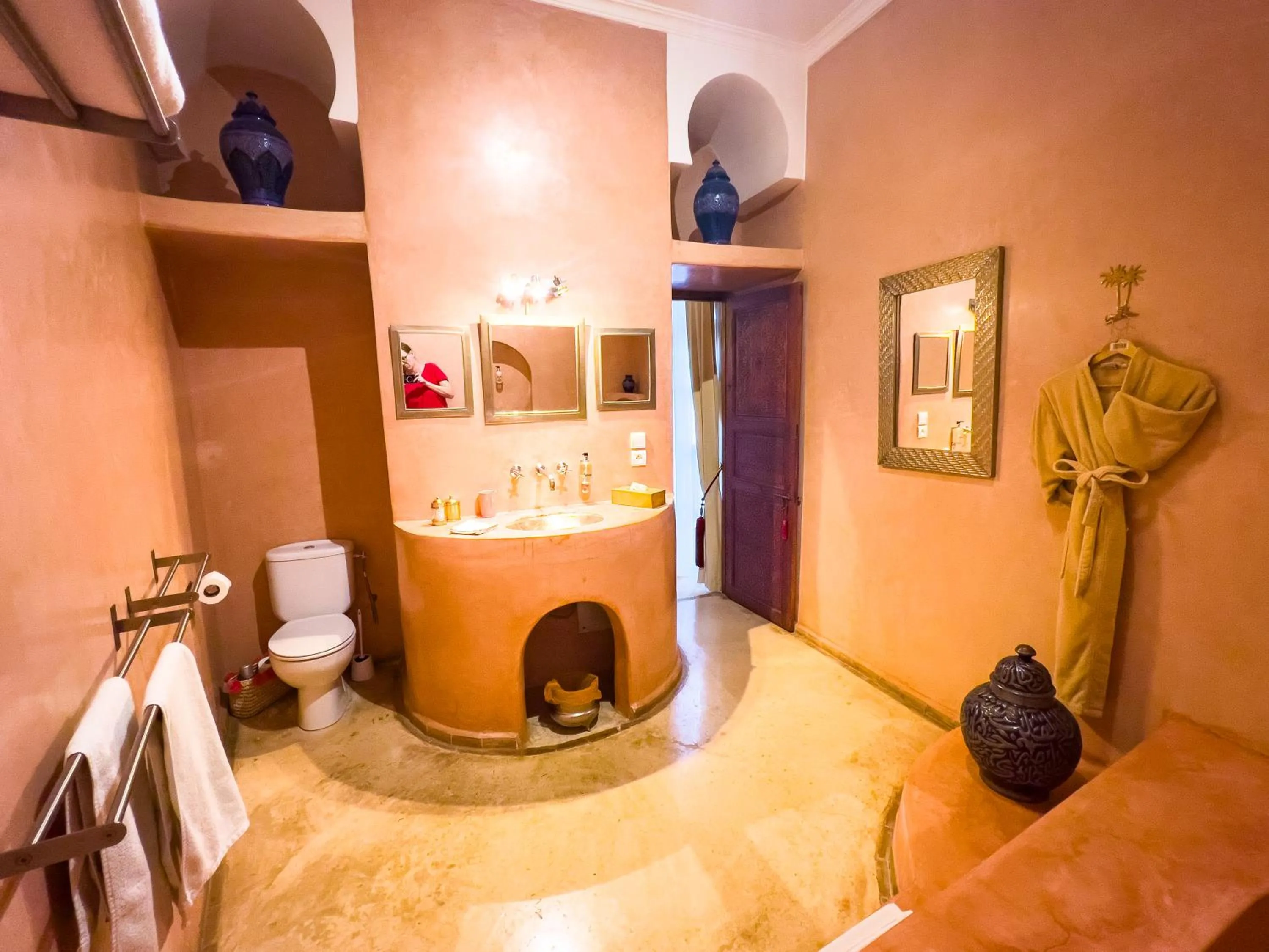 Toilet in Riad Selouane