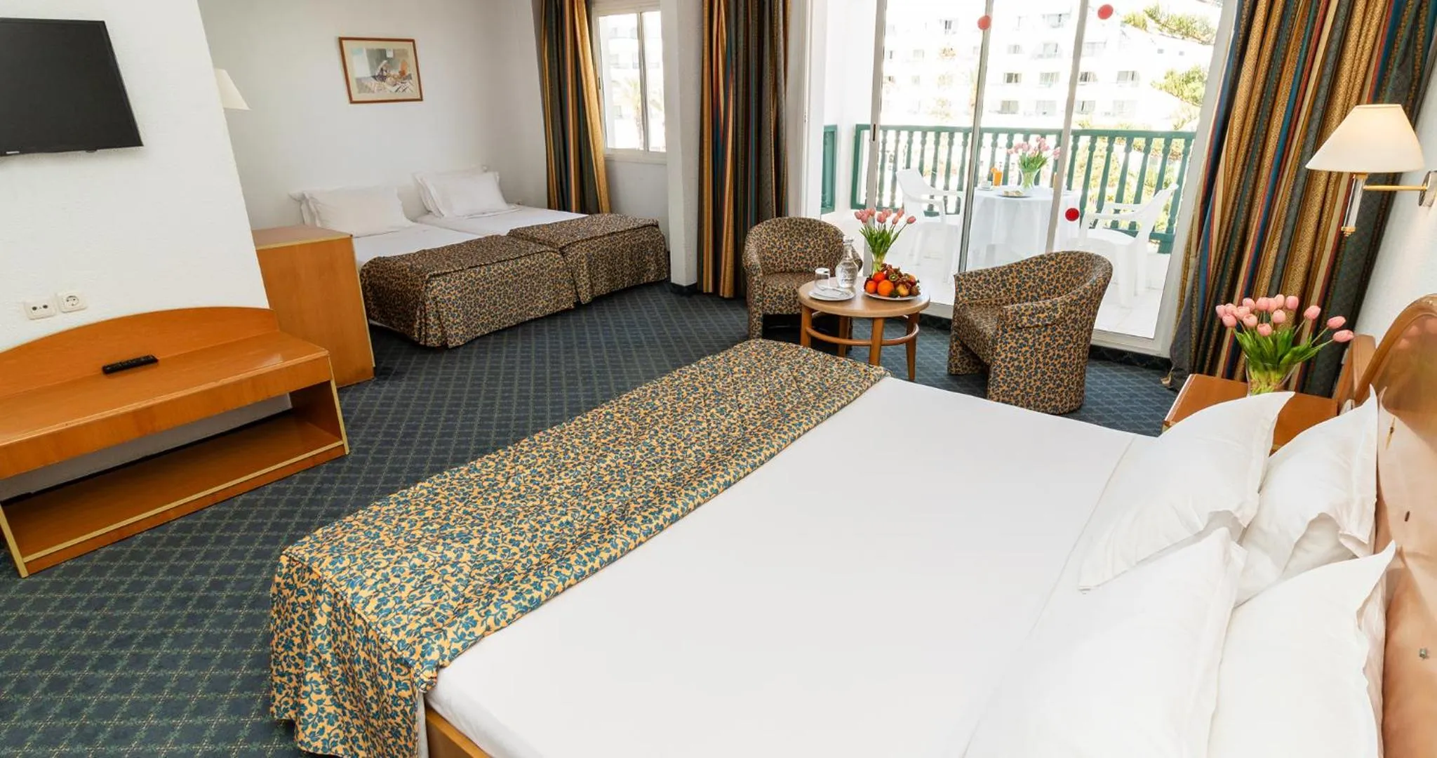 Bedroom, Bed in El Mouradi Palace- Couple et Famille uniquement