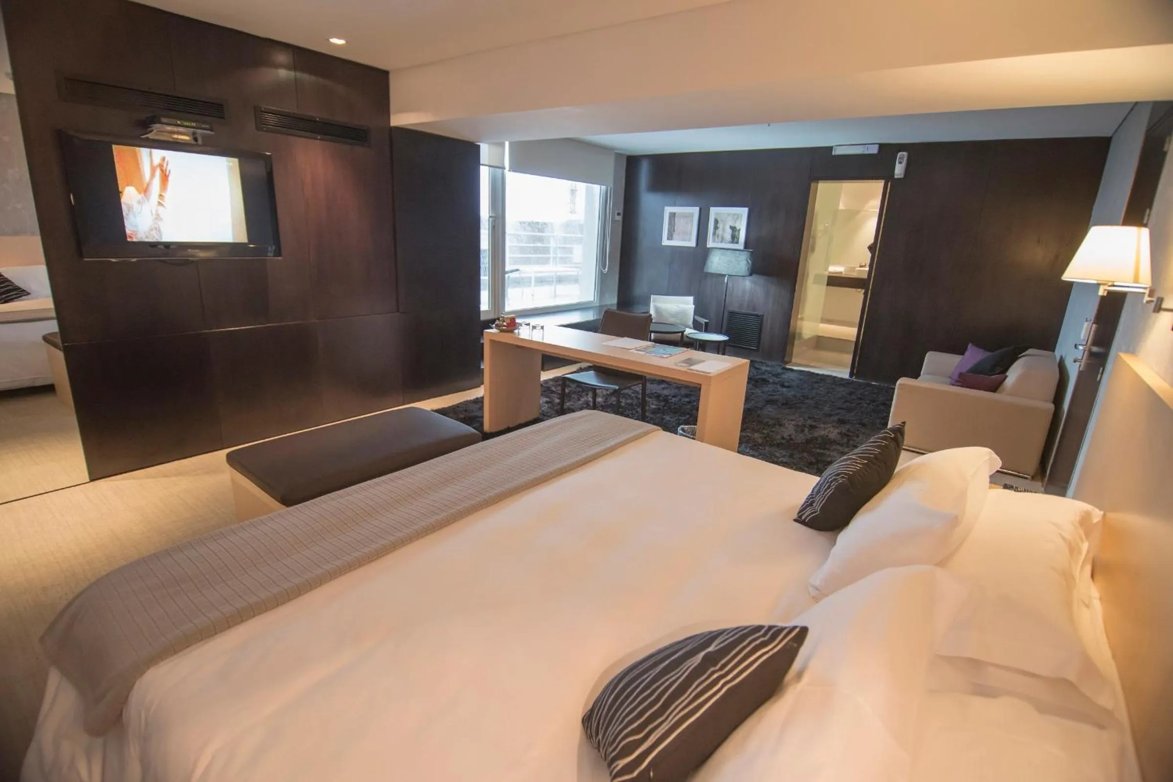 Bedroom, Bed in Salto Hotel y Casino