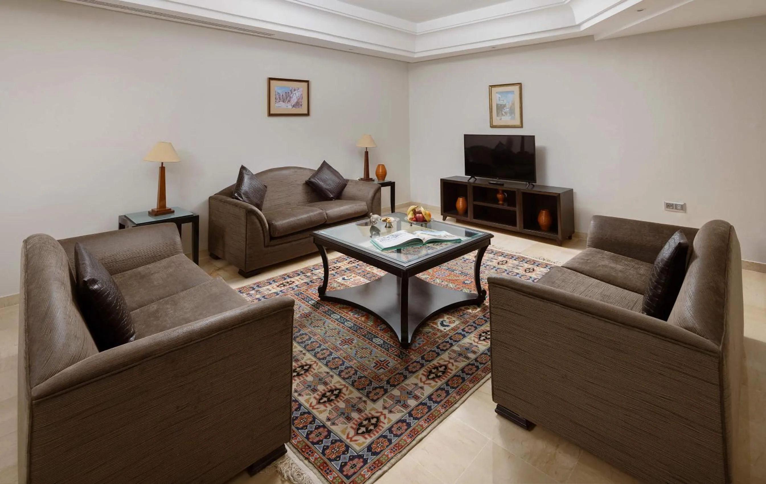 Living room in Ramada Plaza by Wyndham Tunis