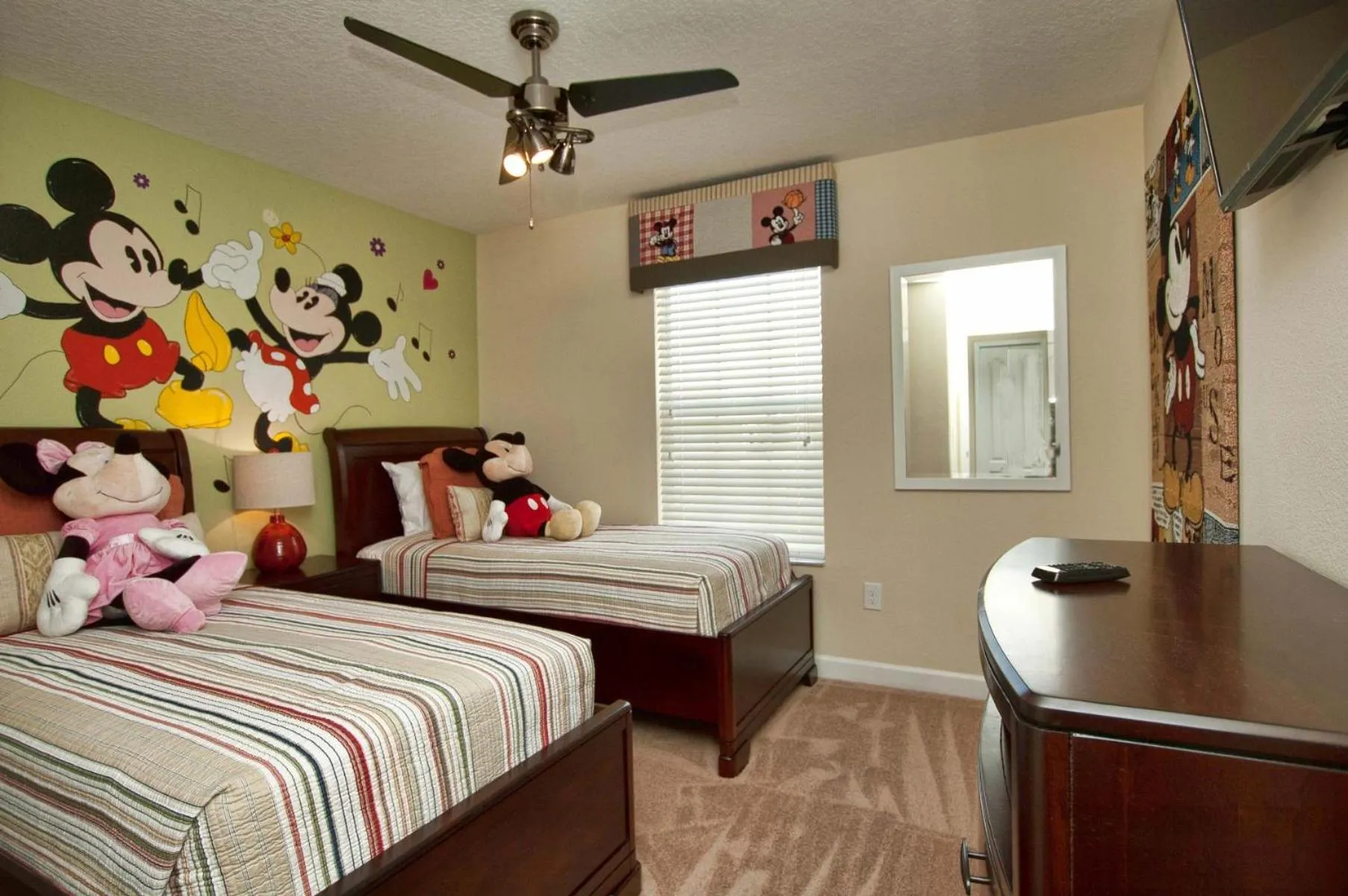 Property building, Bed in Paradise Palms- 6 Bedroom Pool Home-3150Pp