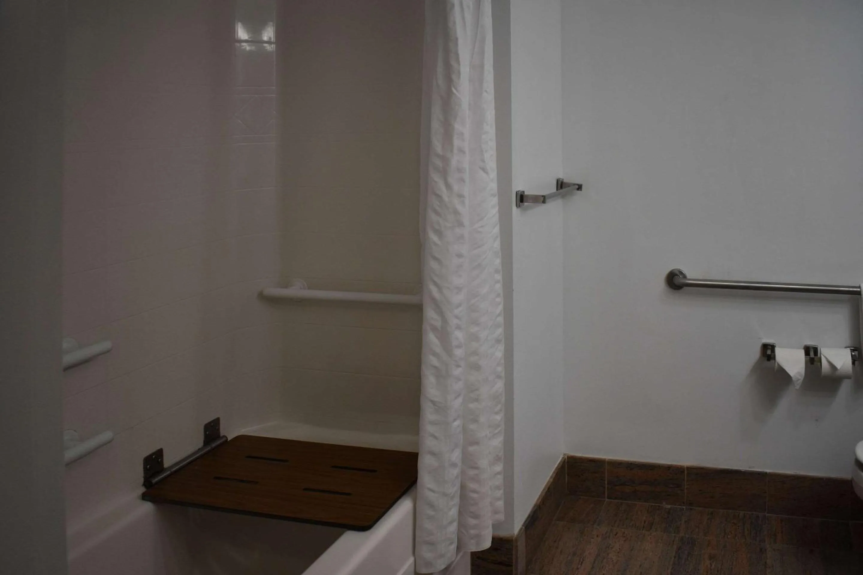 Bedroom in Country Inn & Suites by Radisson, Hagerstown, MD