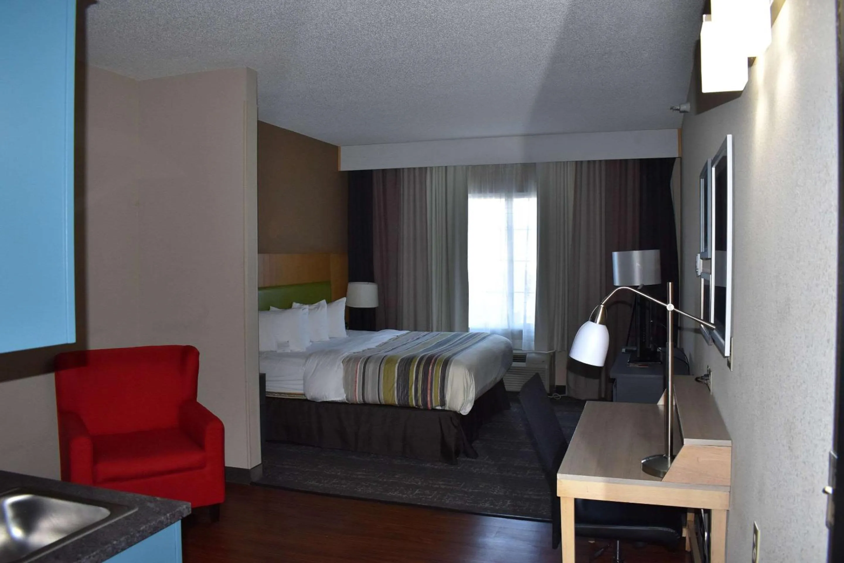 Bedroom, Bed in Country Inn & Suites by Radisson, Hagerstown, MD