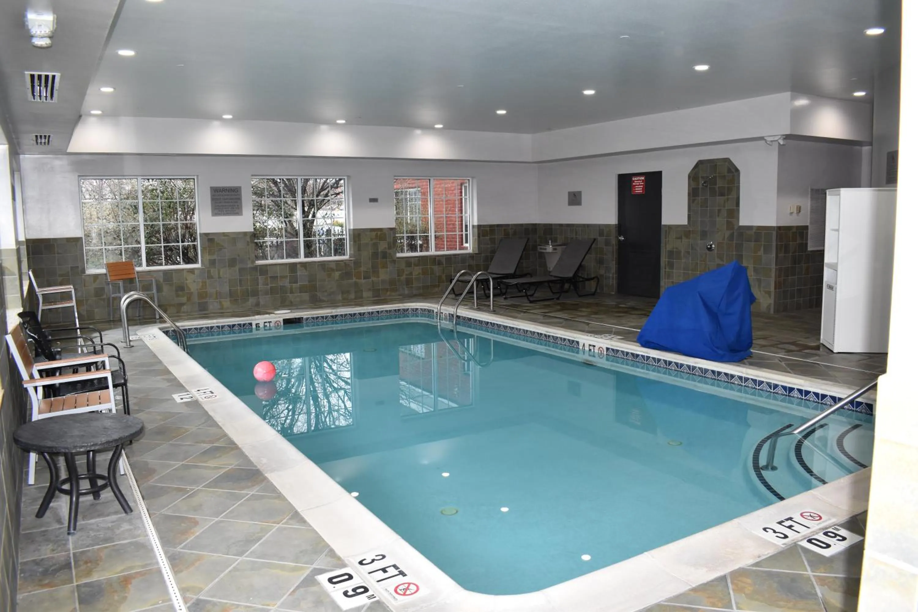 Swimming pool in Country Inn & Suites by Radisson, Hagerstown, MD