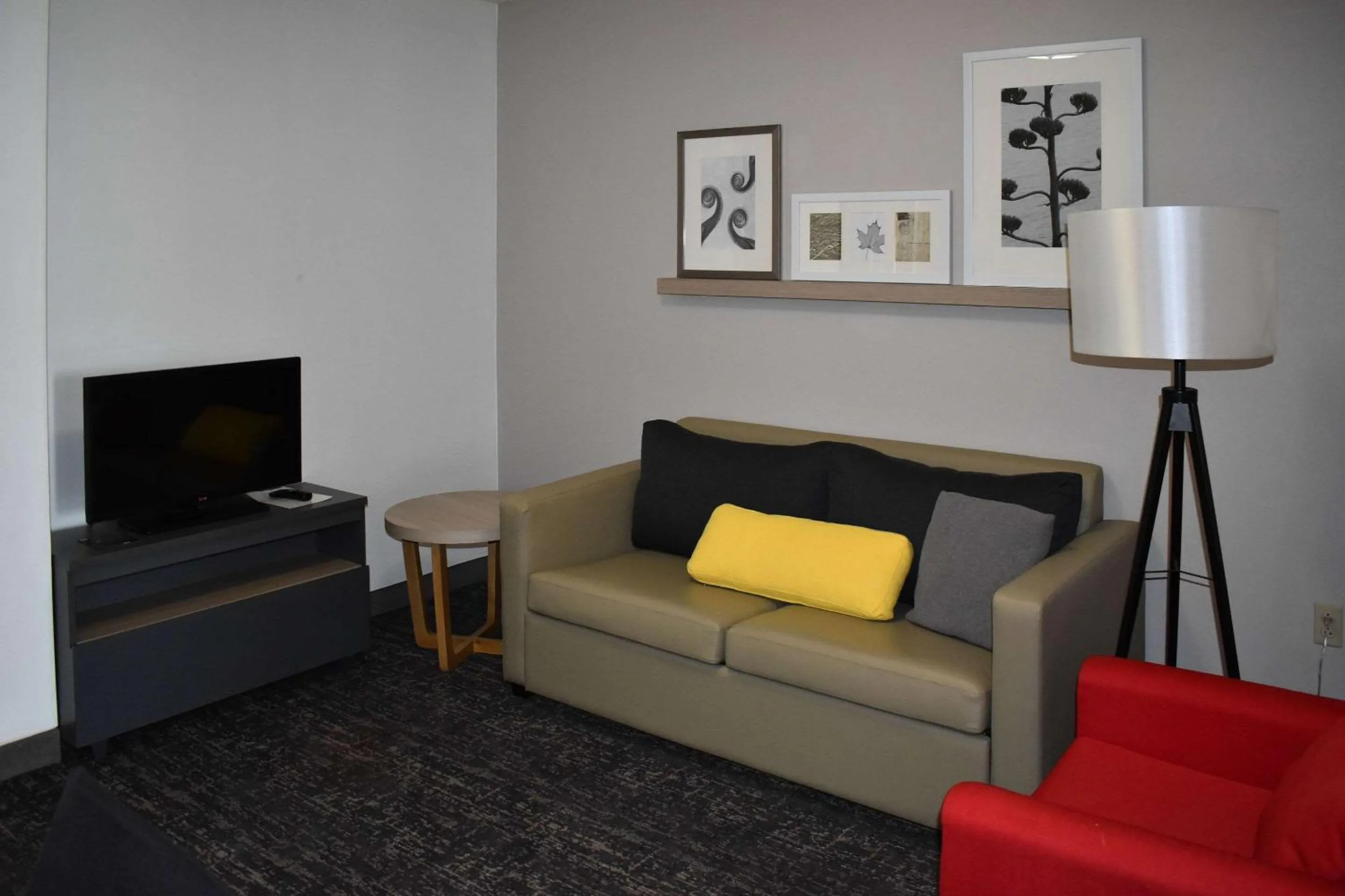 Bedroom in Country Inn & Suites by Radisson, Hagerstown, MD