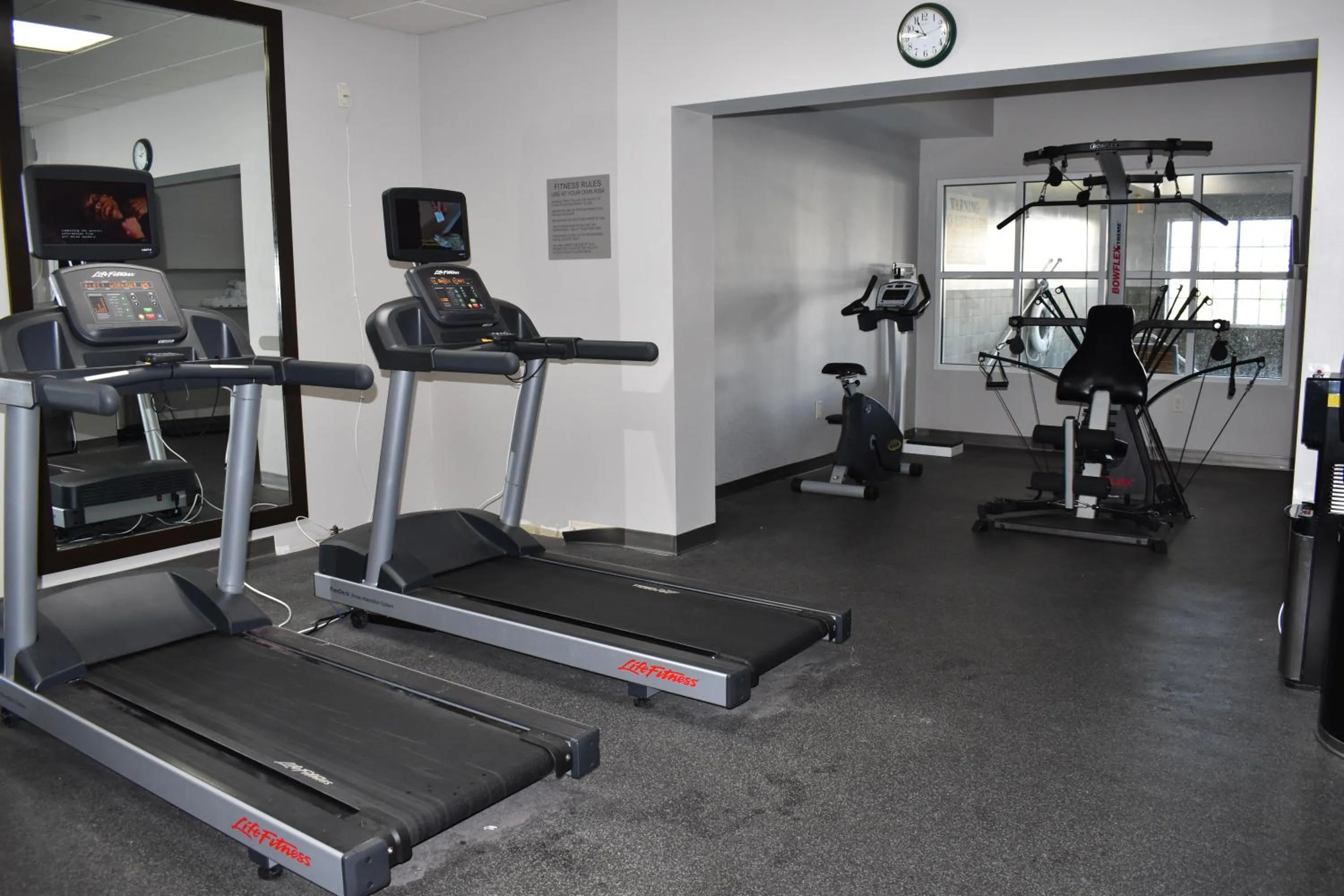 Fitness centre/facilities in Country Inn & Suites by Radisson, Hagerstown, MD